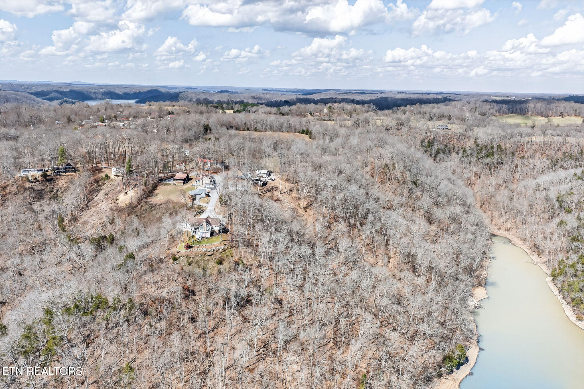 1020 Eastridge Drive Byrdstown TN 38549
