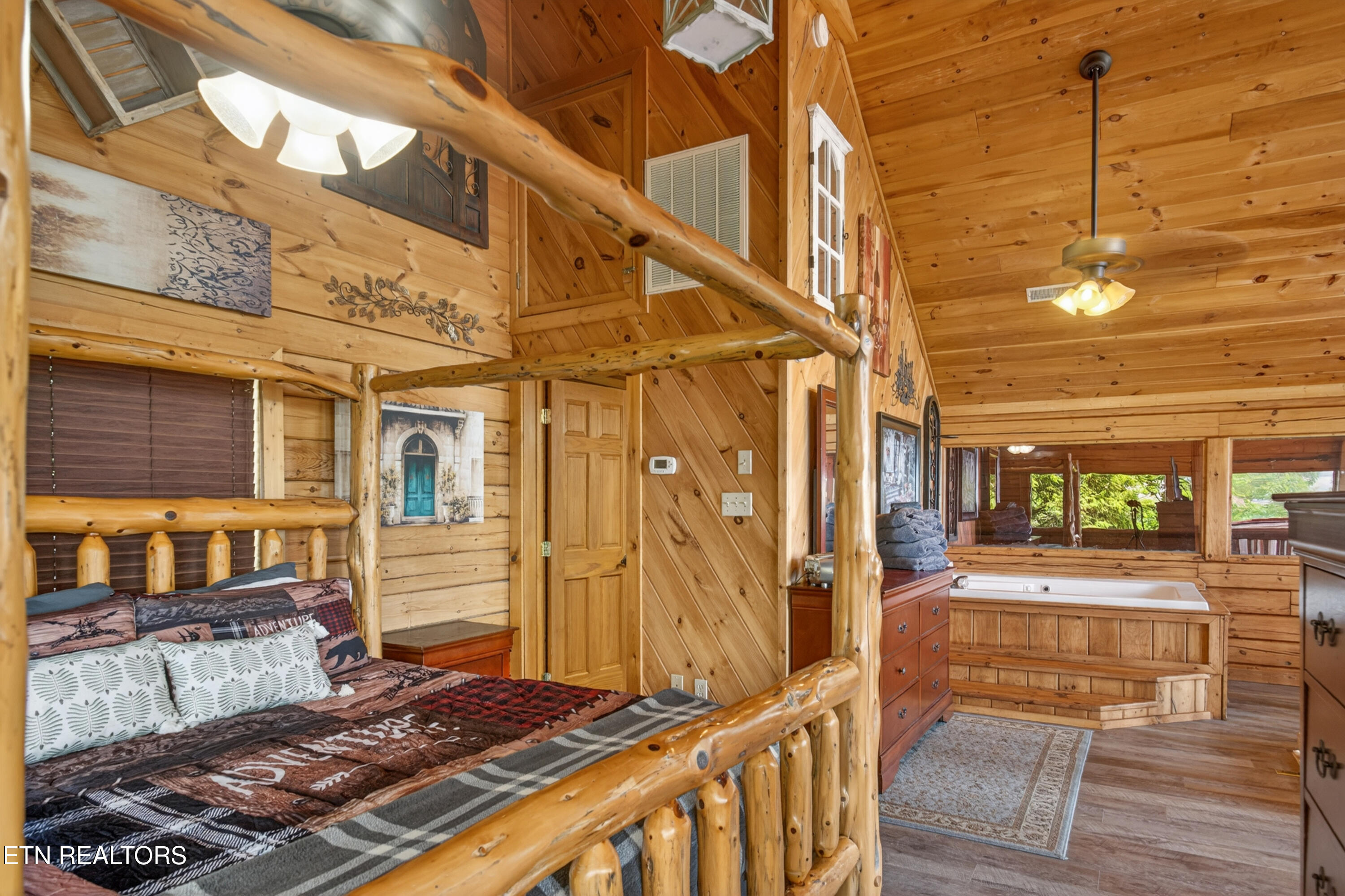 1520 Raven View Way Sevierville TN 37876
