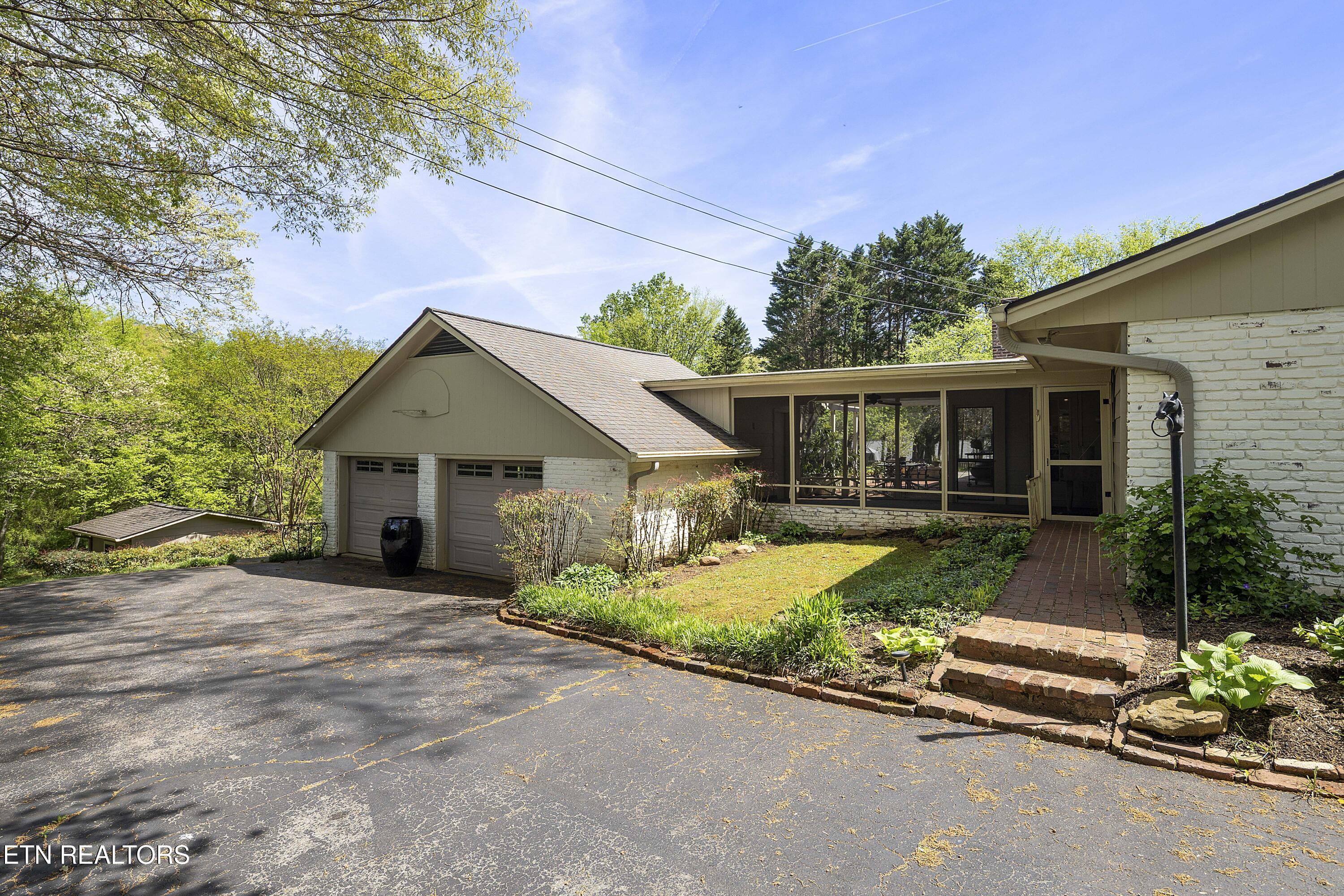 5413 Riverbend Drive Knoxville TN 37919