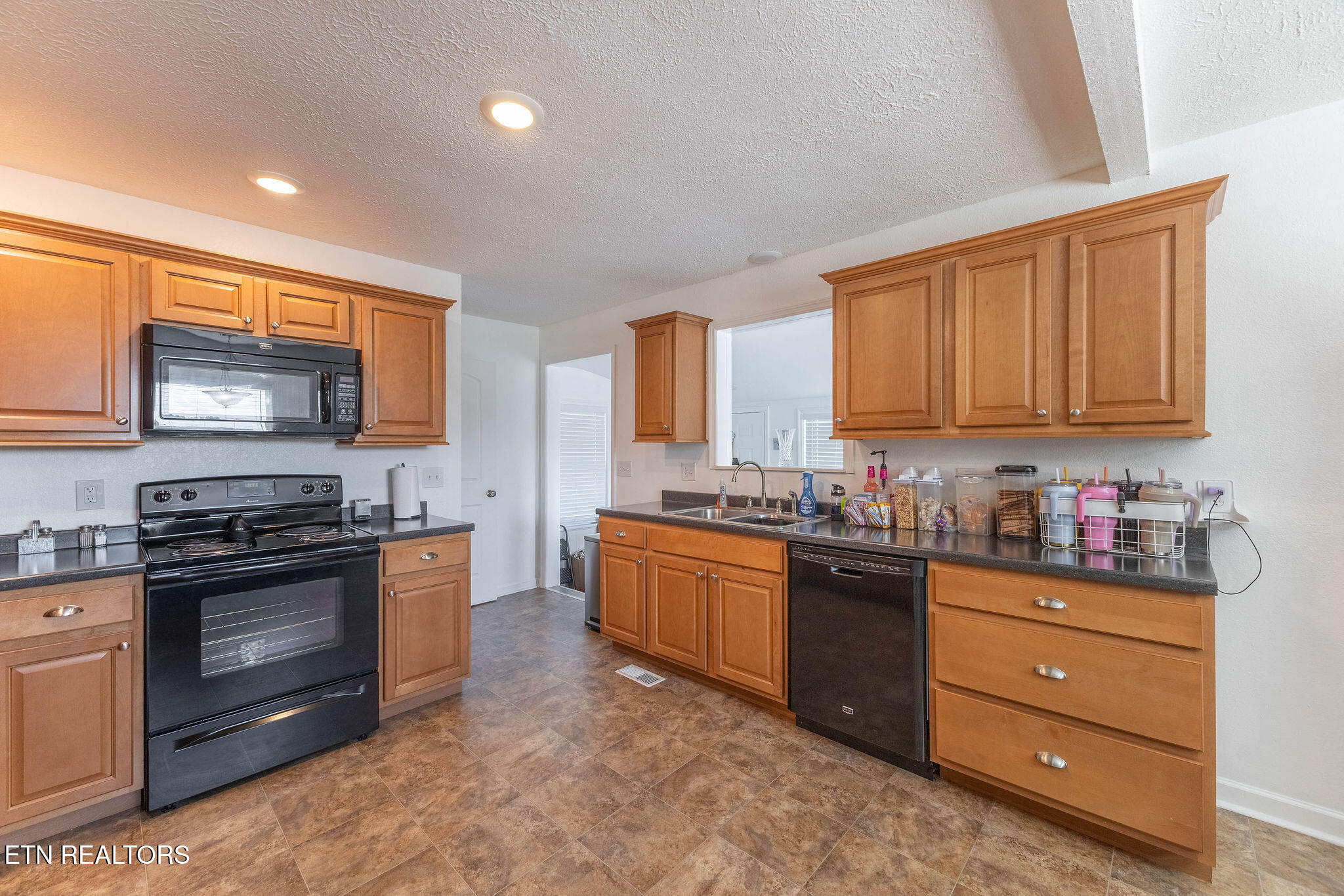 1805 Manis Road Lenoir City TN 37771