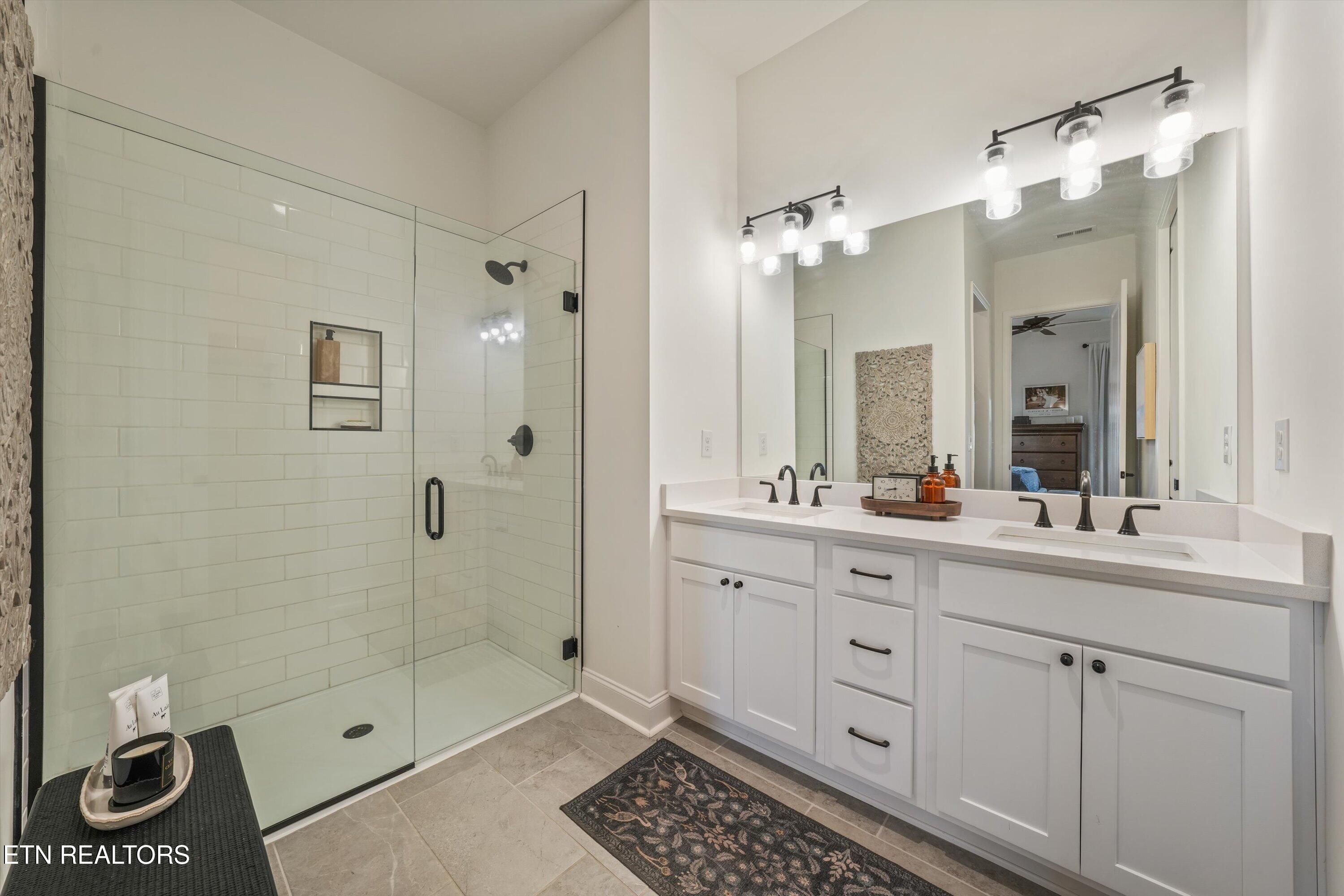 146 Clover Circle Lenoir City TN 37772
