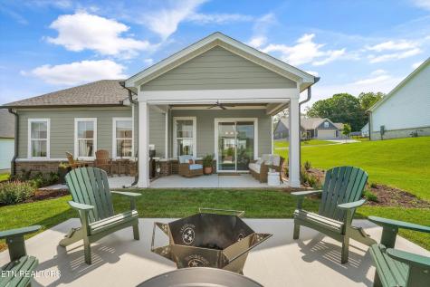 146 Clover Circle Lenoir City TN 37772