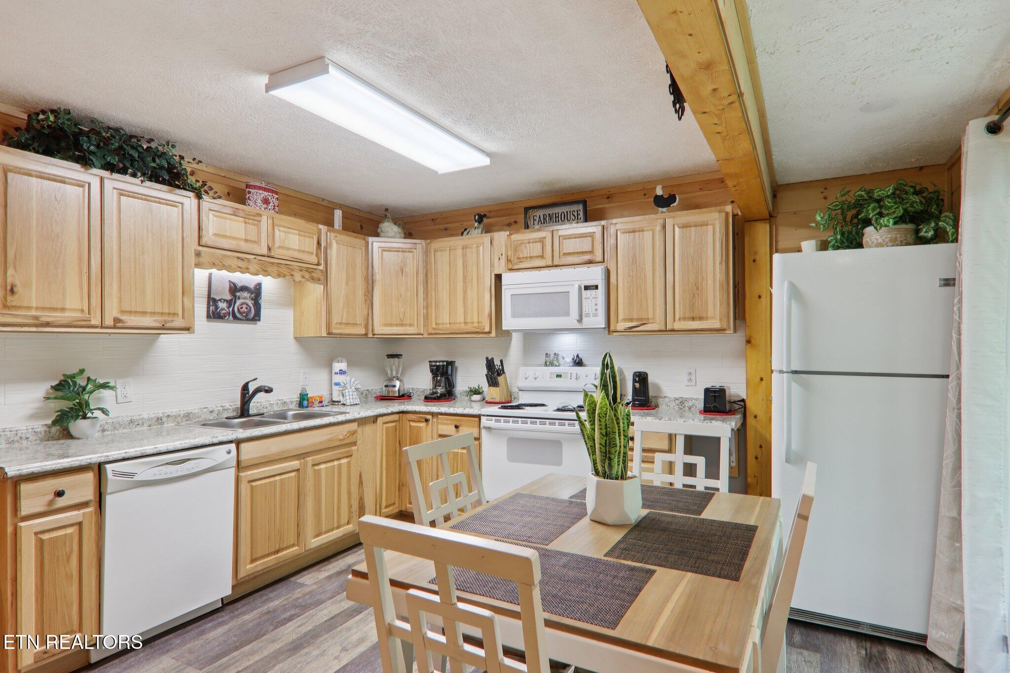 2746 Easy Street Sevierville TN 37862