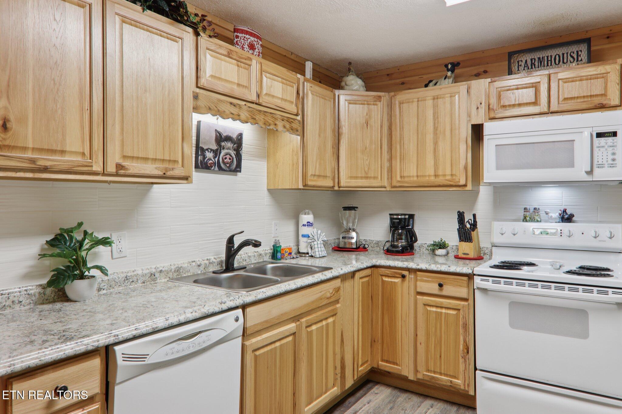 2746 Easy Street Sevierville TN 37862