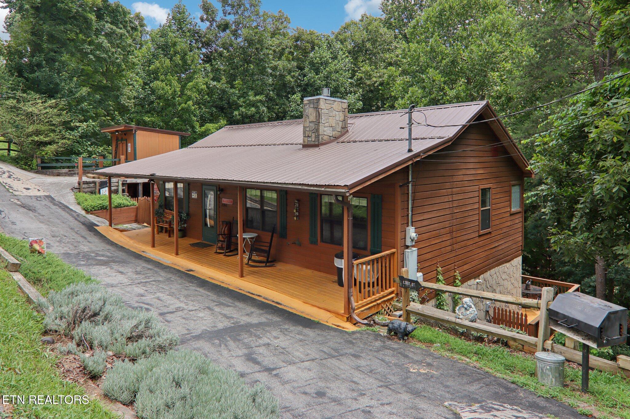 2746 Easy Street Sevierville TN 37862