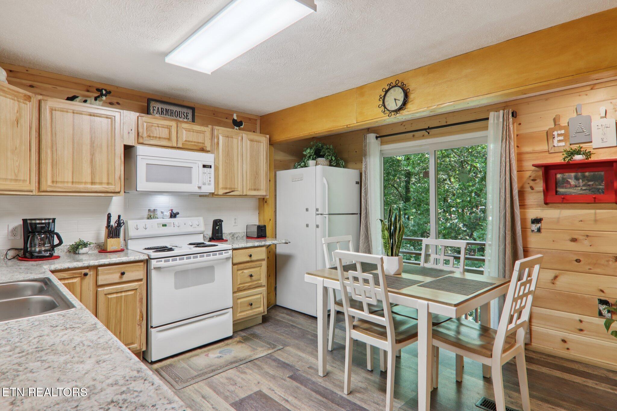 2746 Easy Street Sevierville TN 37862