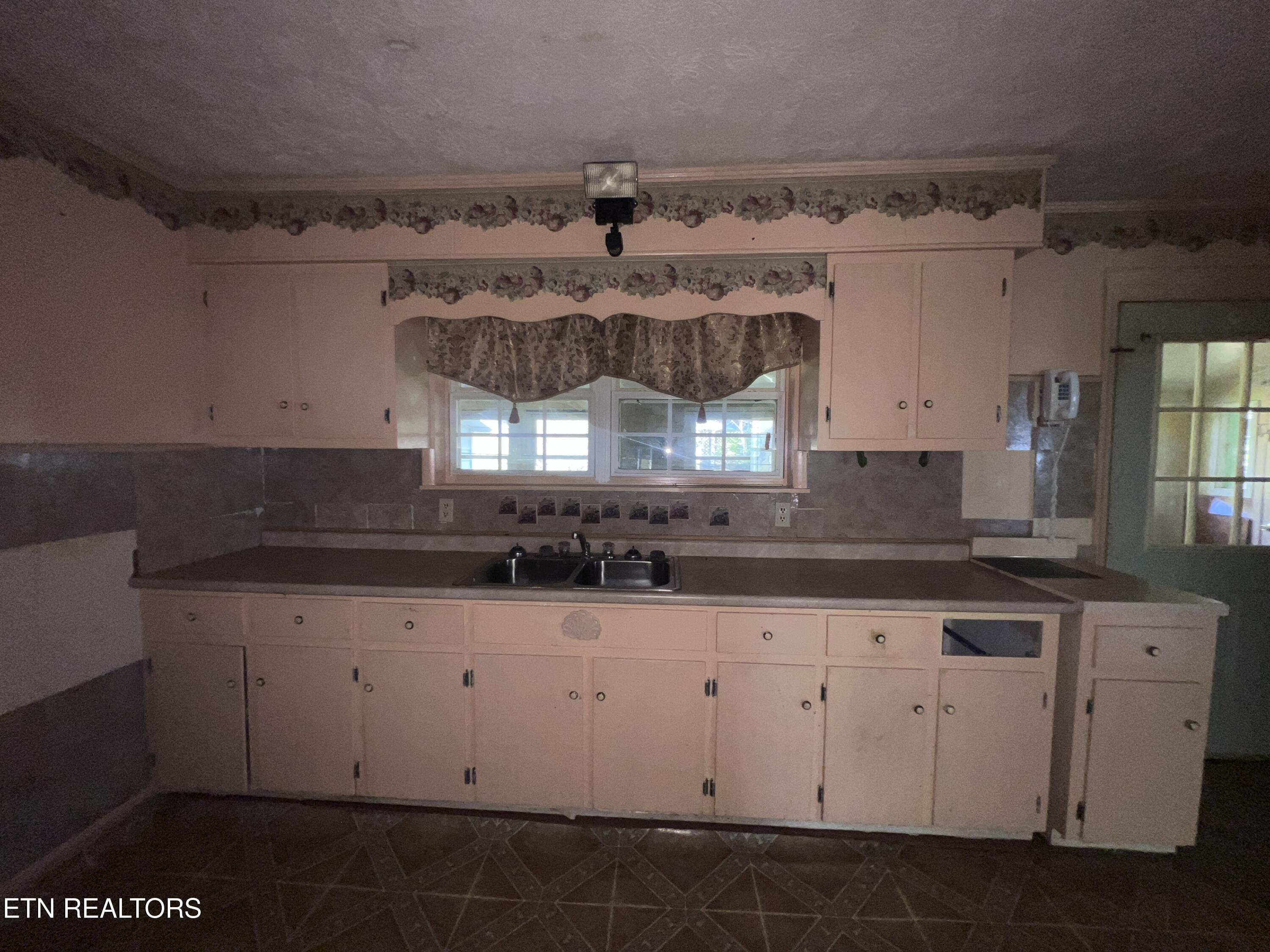 554 Mary Cromwell Road Jamestown TN 38556