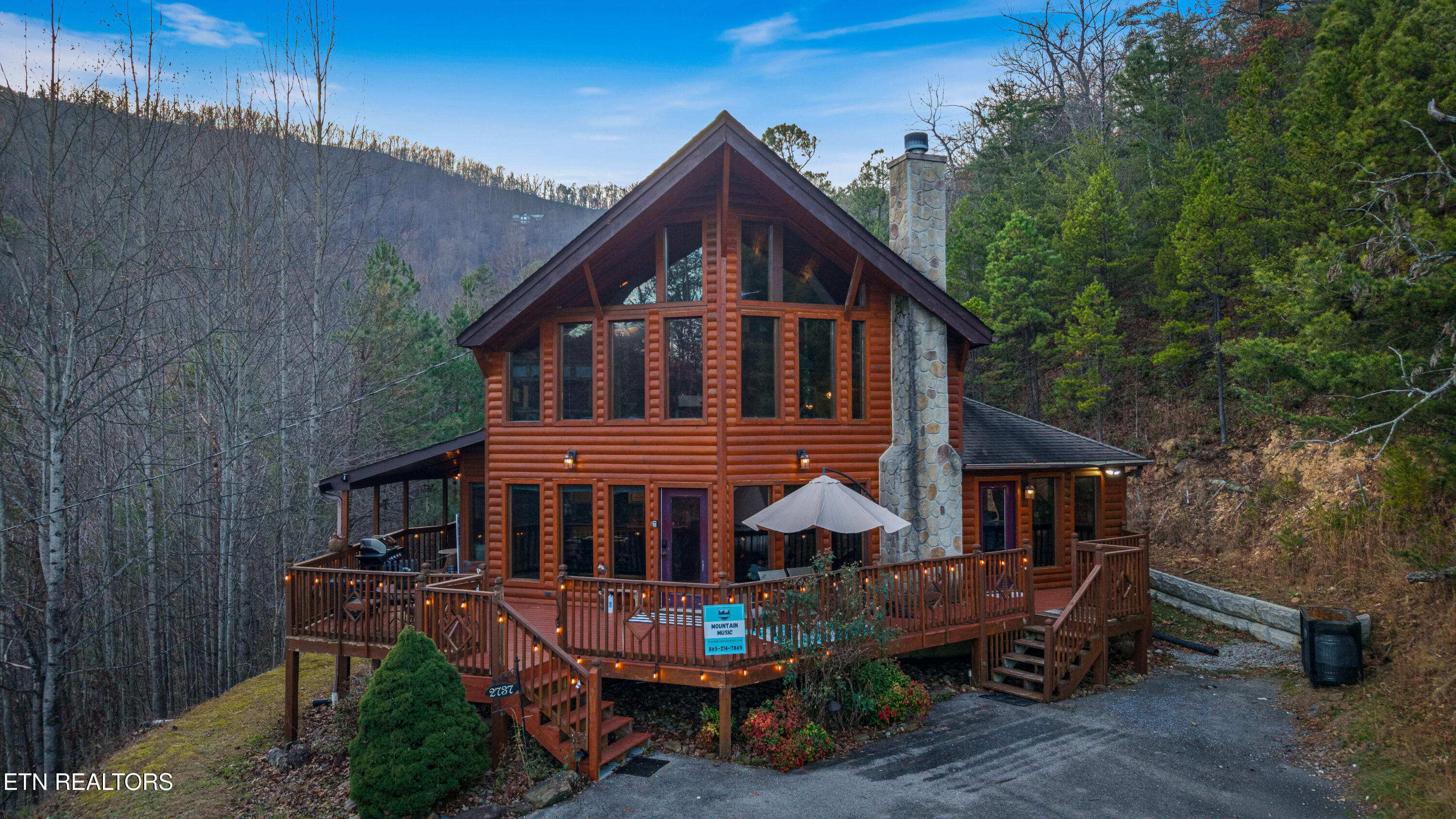 2737 Pine Crest Lane Sevierville TN 37862