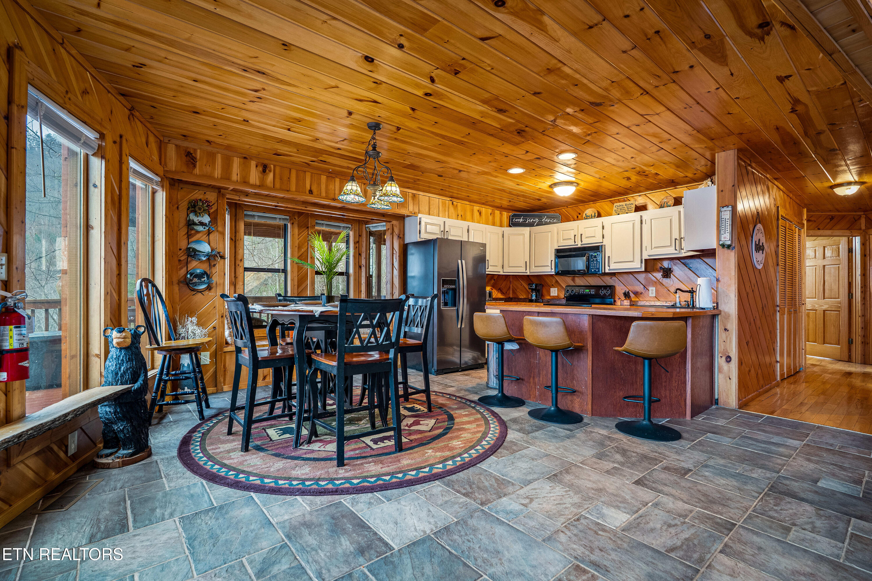 2737 Pine Crest Lane Sevierville TN 37862