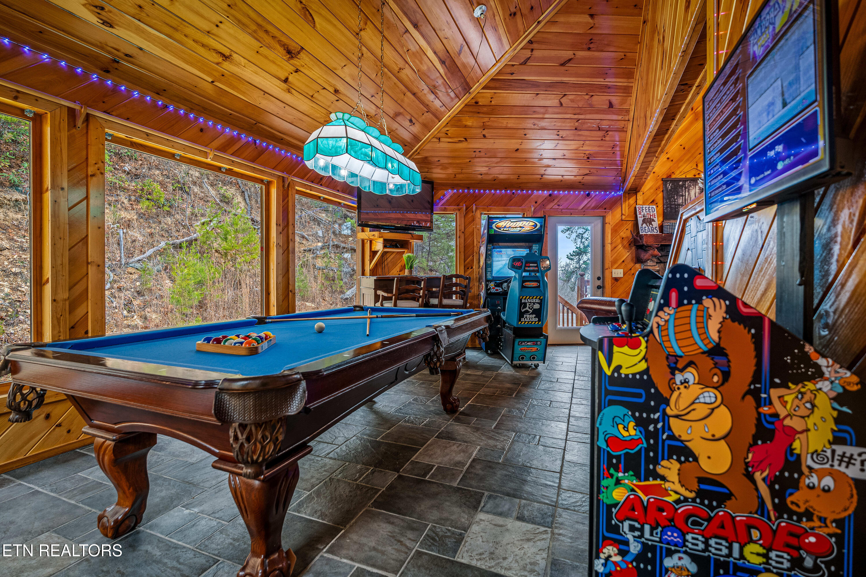 2737 Pine Crest Lane Sevierville TN 37862