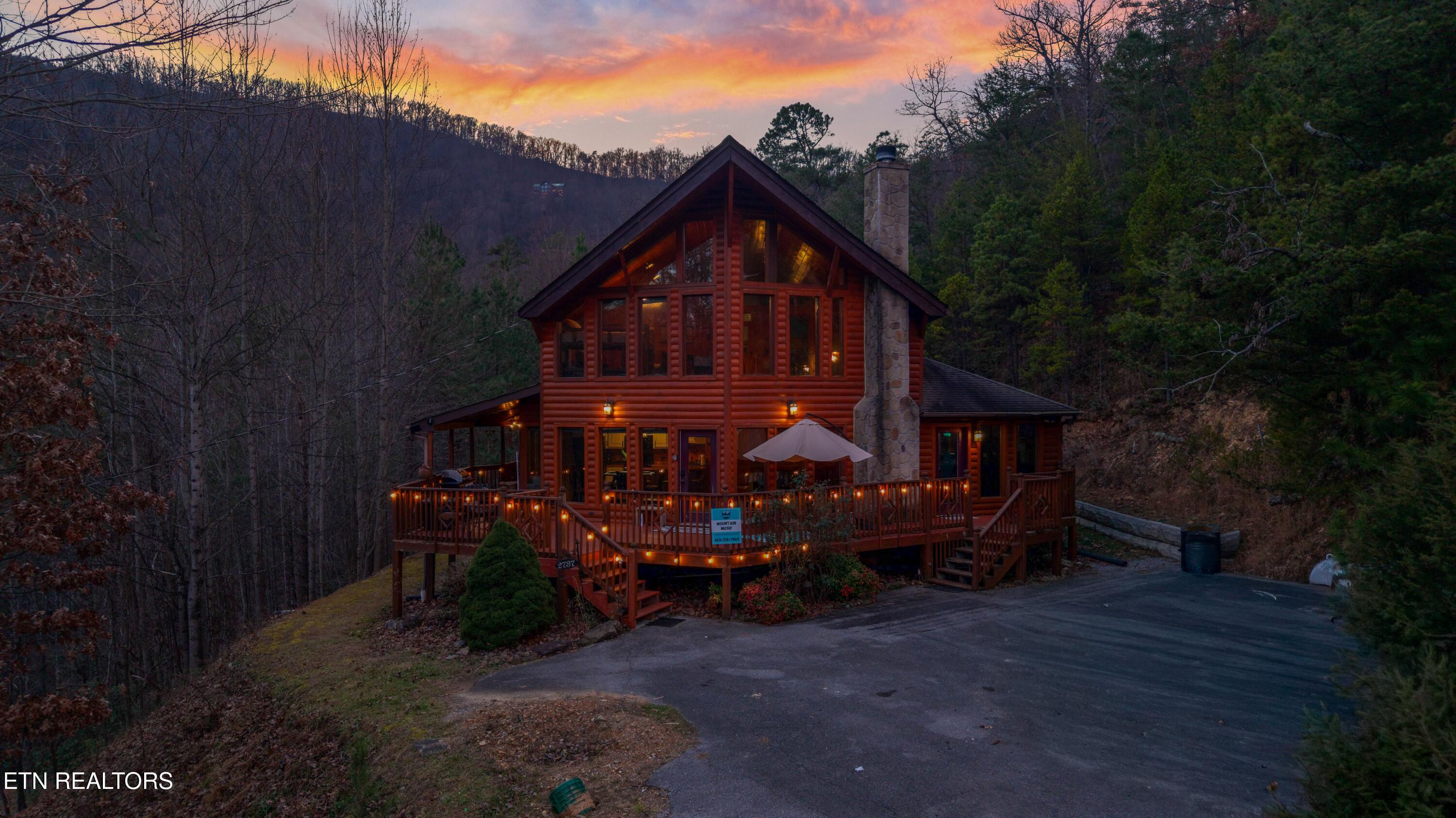 2737 Pine Crest Lane Sevierville TN 37862