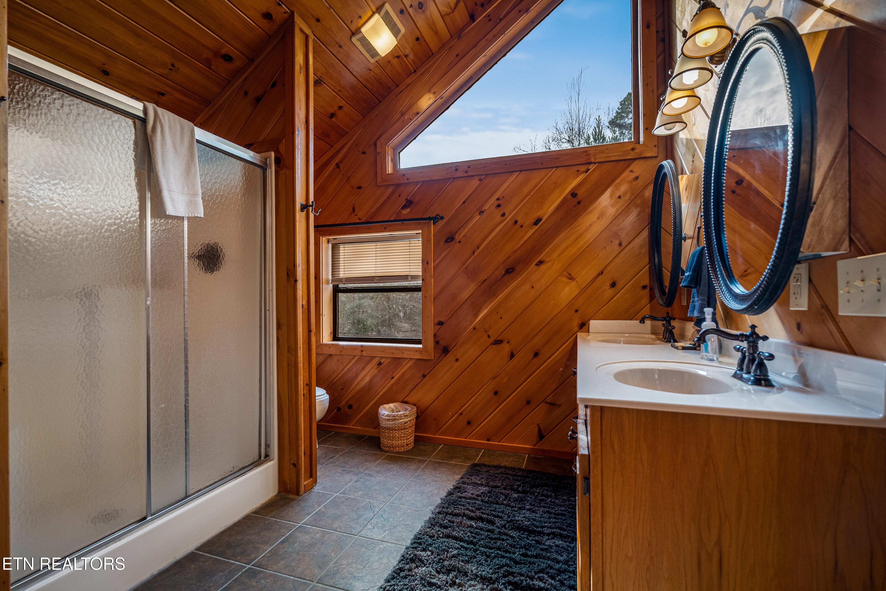 2737 Pine Crest Lane Sevierville TN 37862