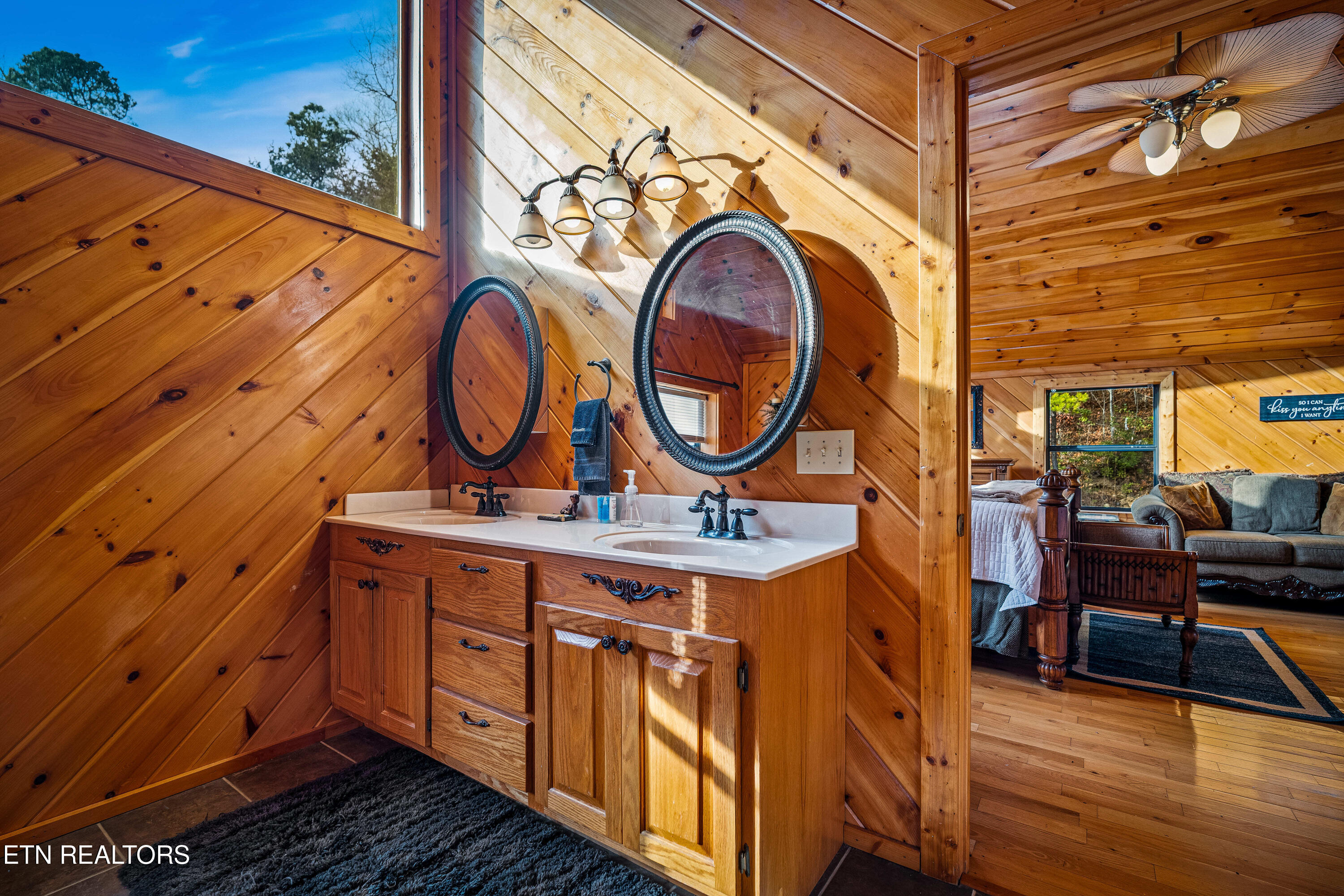 2737 Pine Crest Lane Sevierville TN 37862