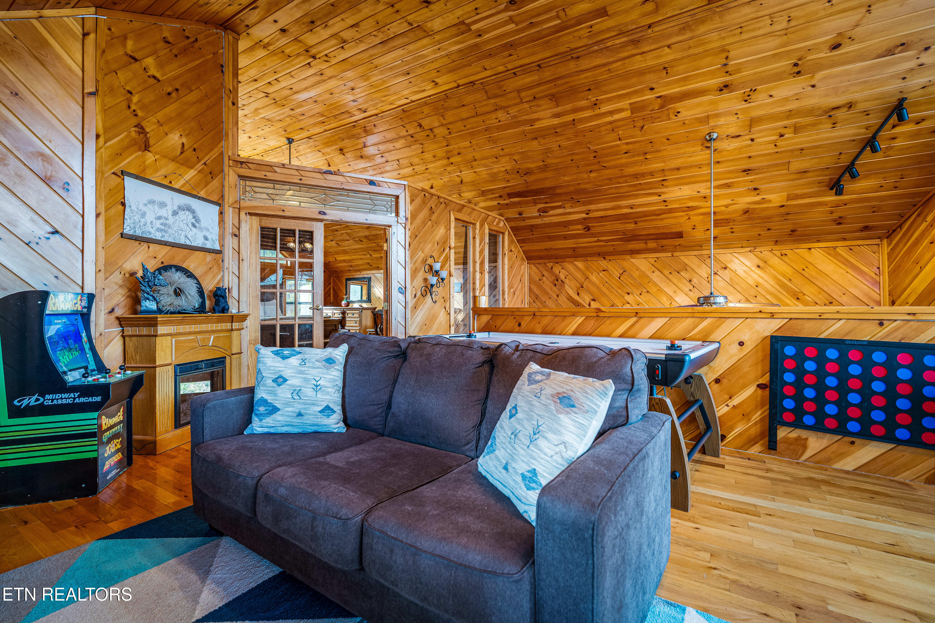 2737 Pine Crest Lane Sevierville TN 37862