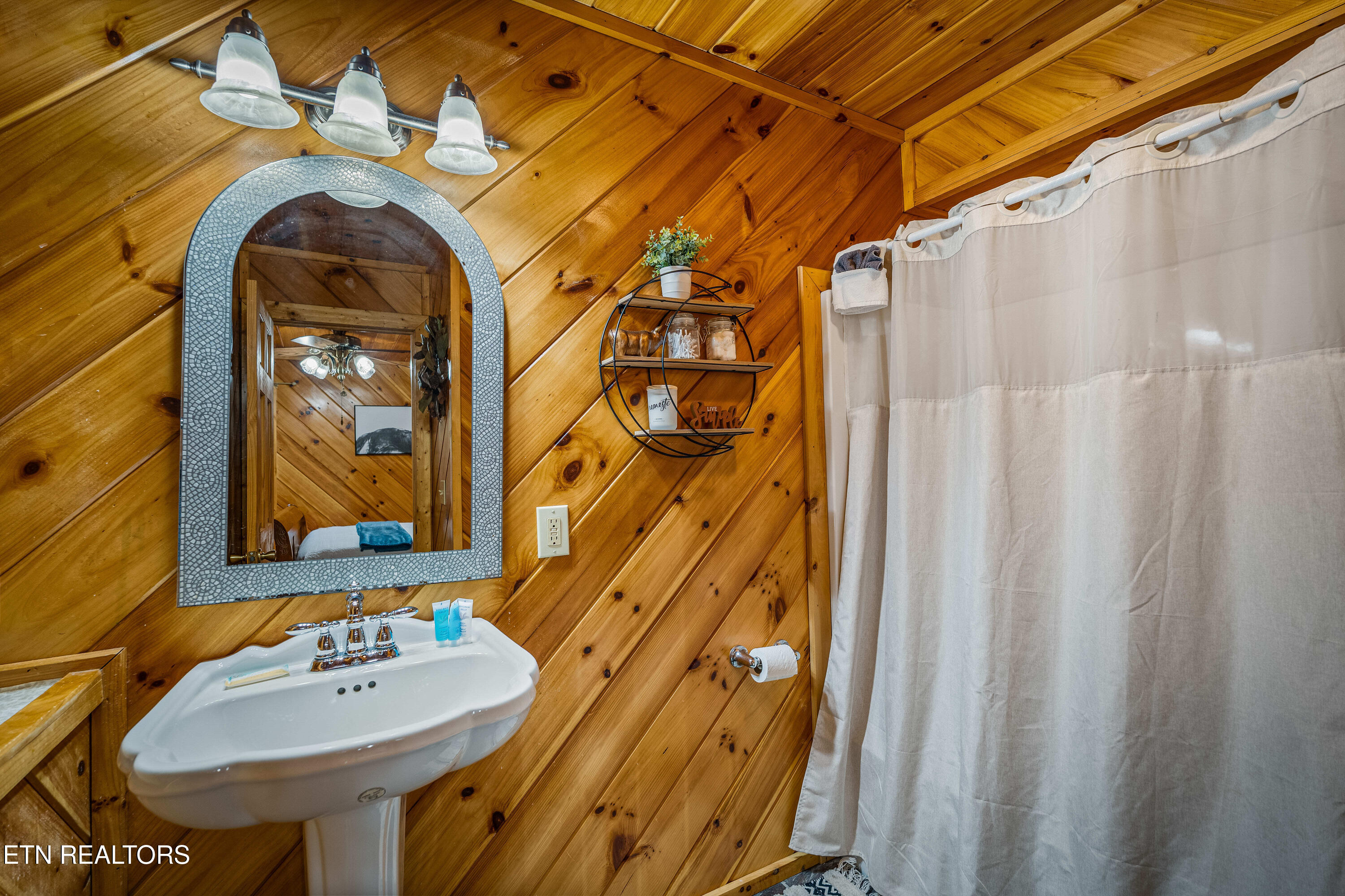 2737 Pine Crest Lane Sevierville TN 37862