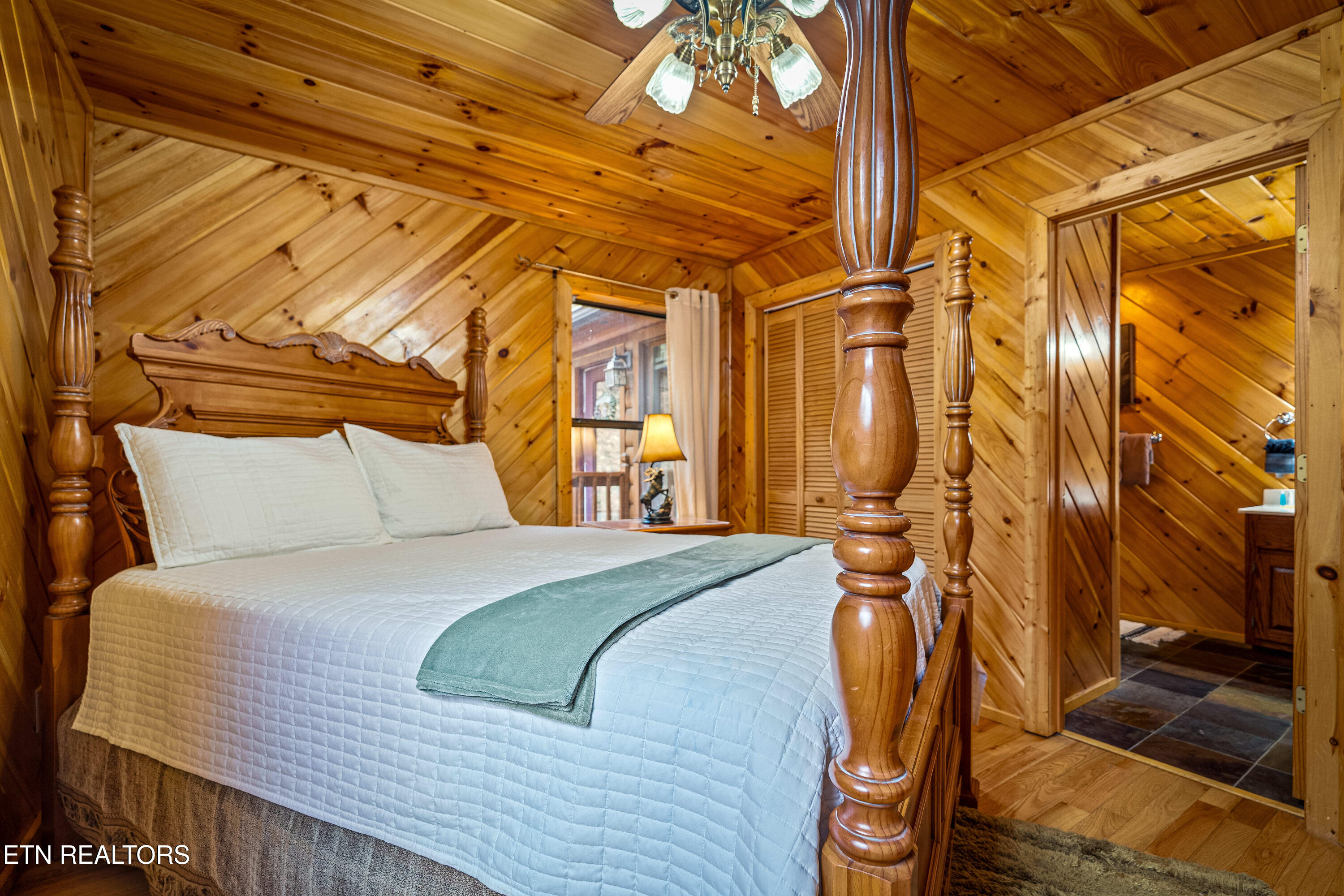 2737 Pine Crest Lane Sevierville TN 37862
