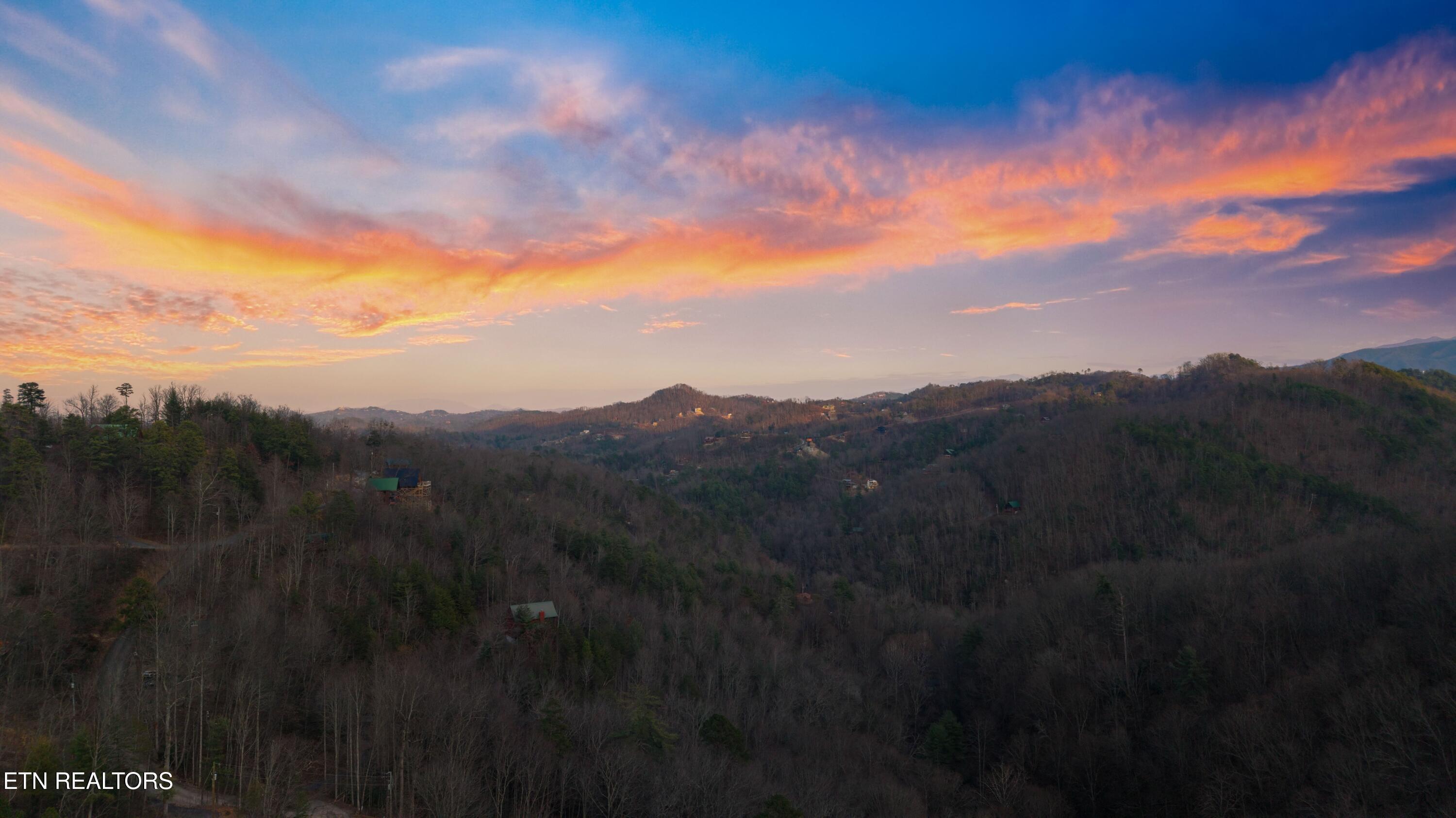 2737 Pine Crest Lane Sevierville TN 37862