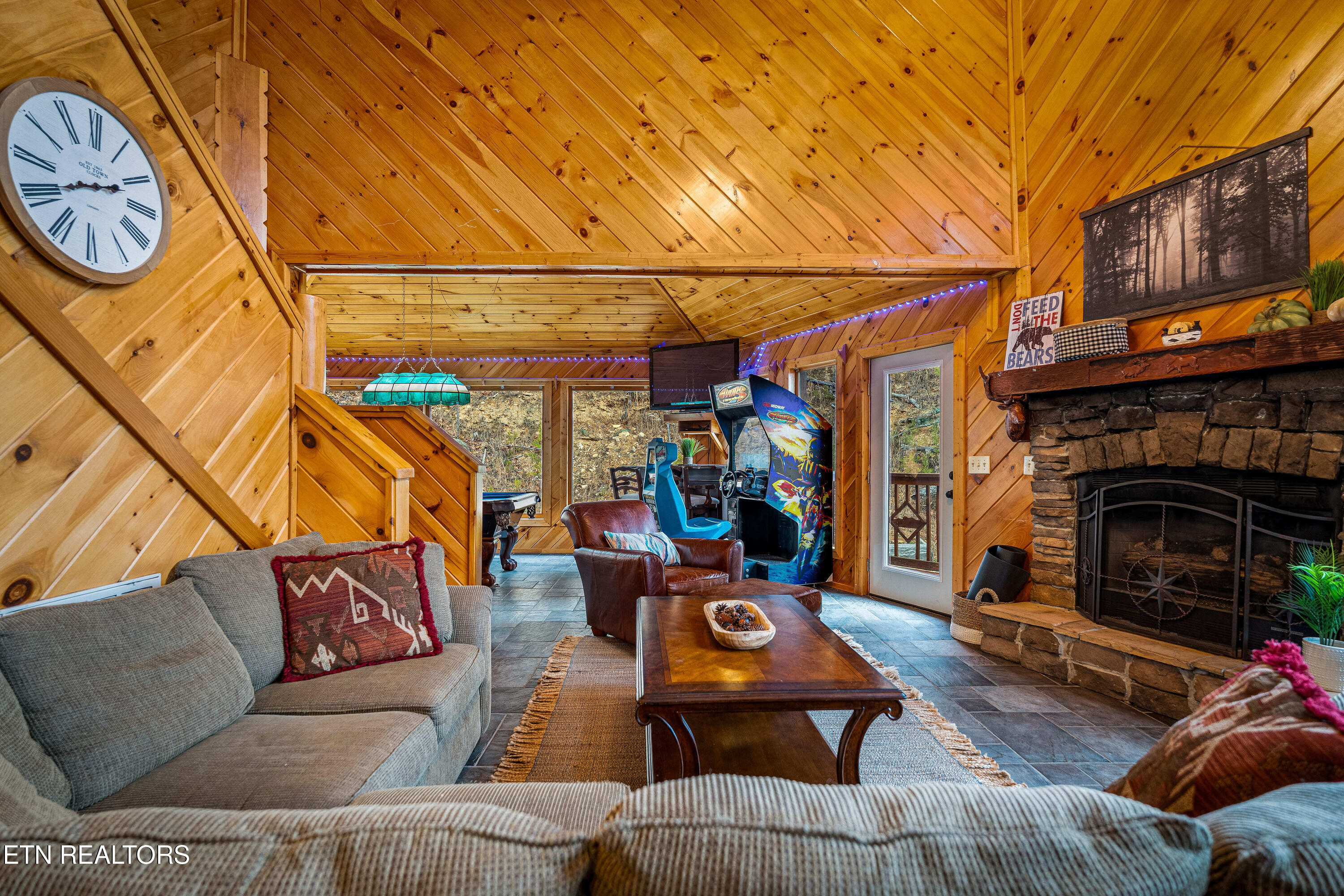 2737 Pine Crest Lane Sevierville TN 37862