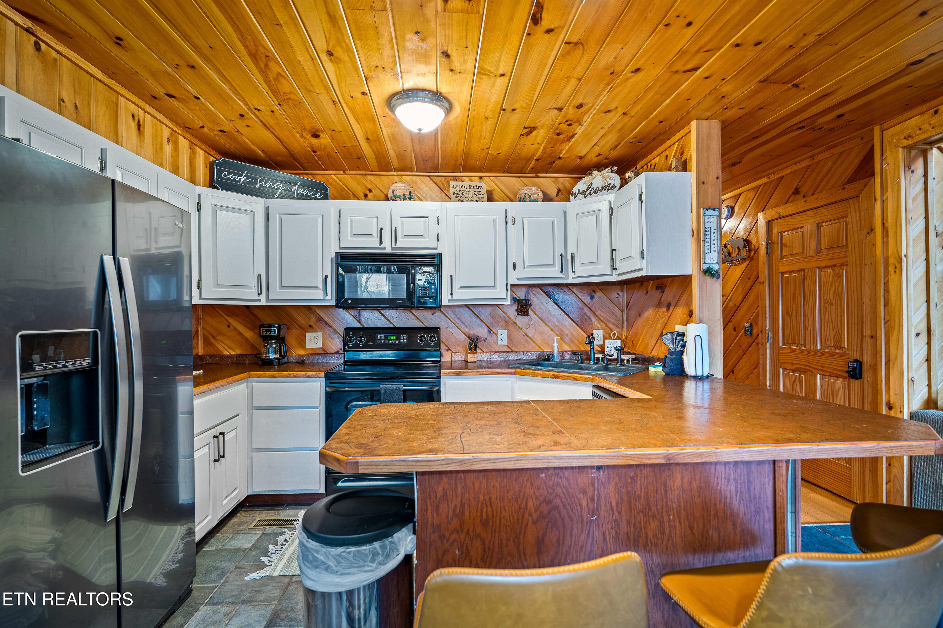 2737 Pine Crest Lane Sevierville TN 37862