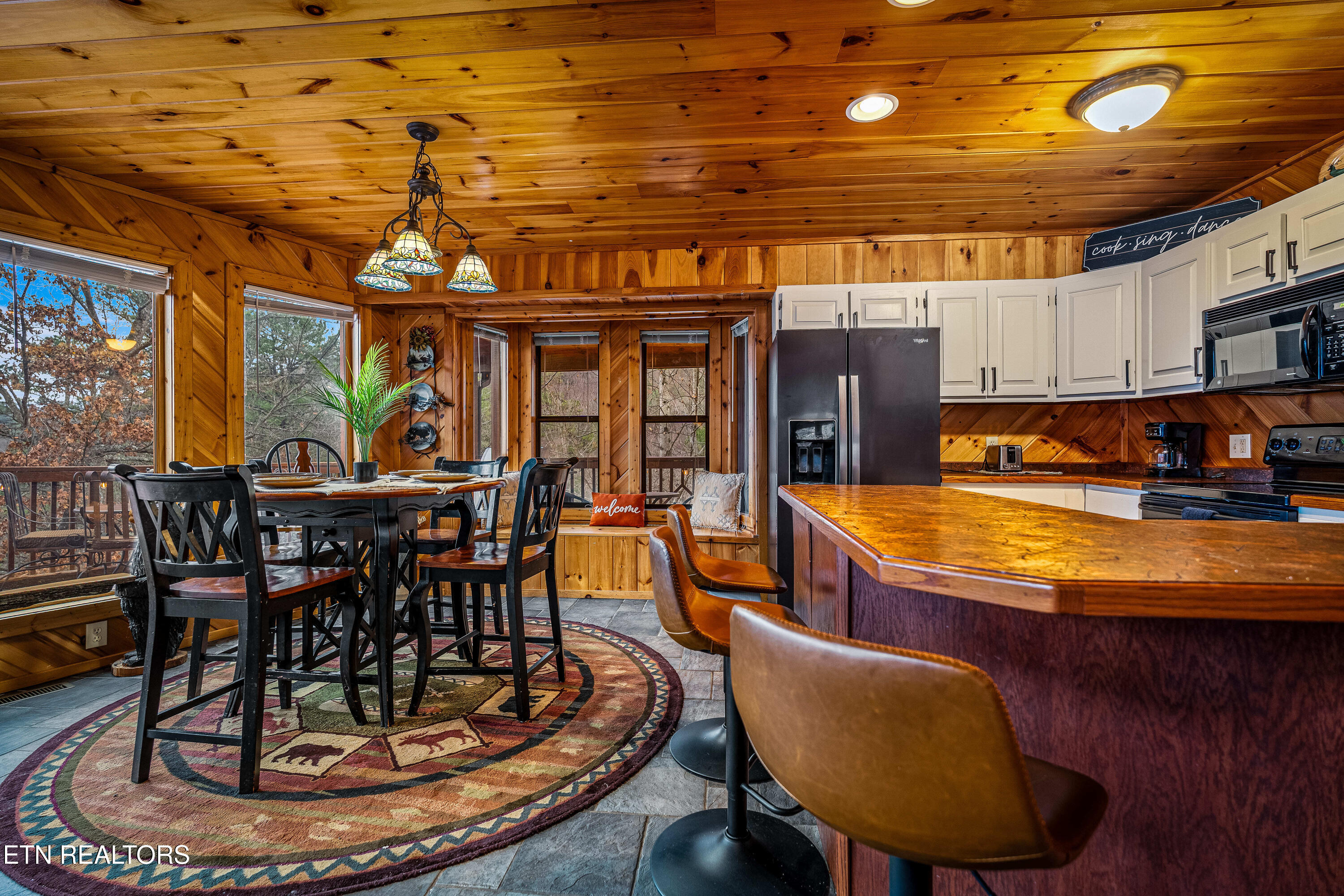 2737 Pine Crest Lane Sevierville TN 37862