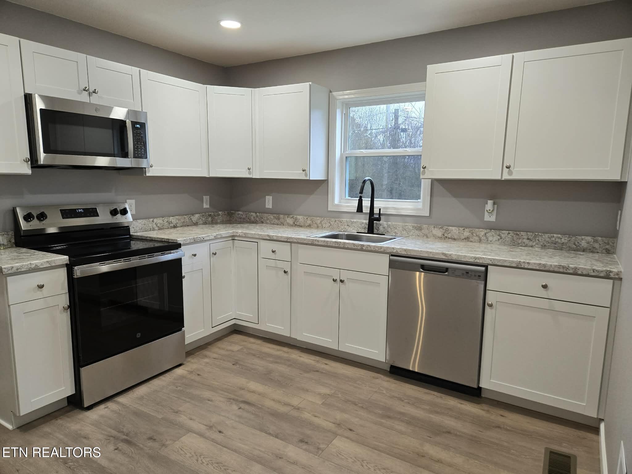 2392 Cecelia Avenue Maryville TN 37804