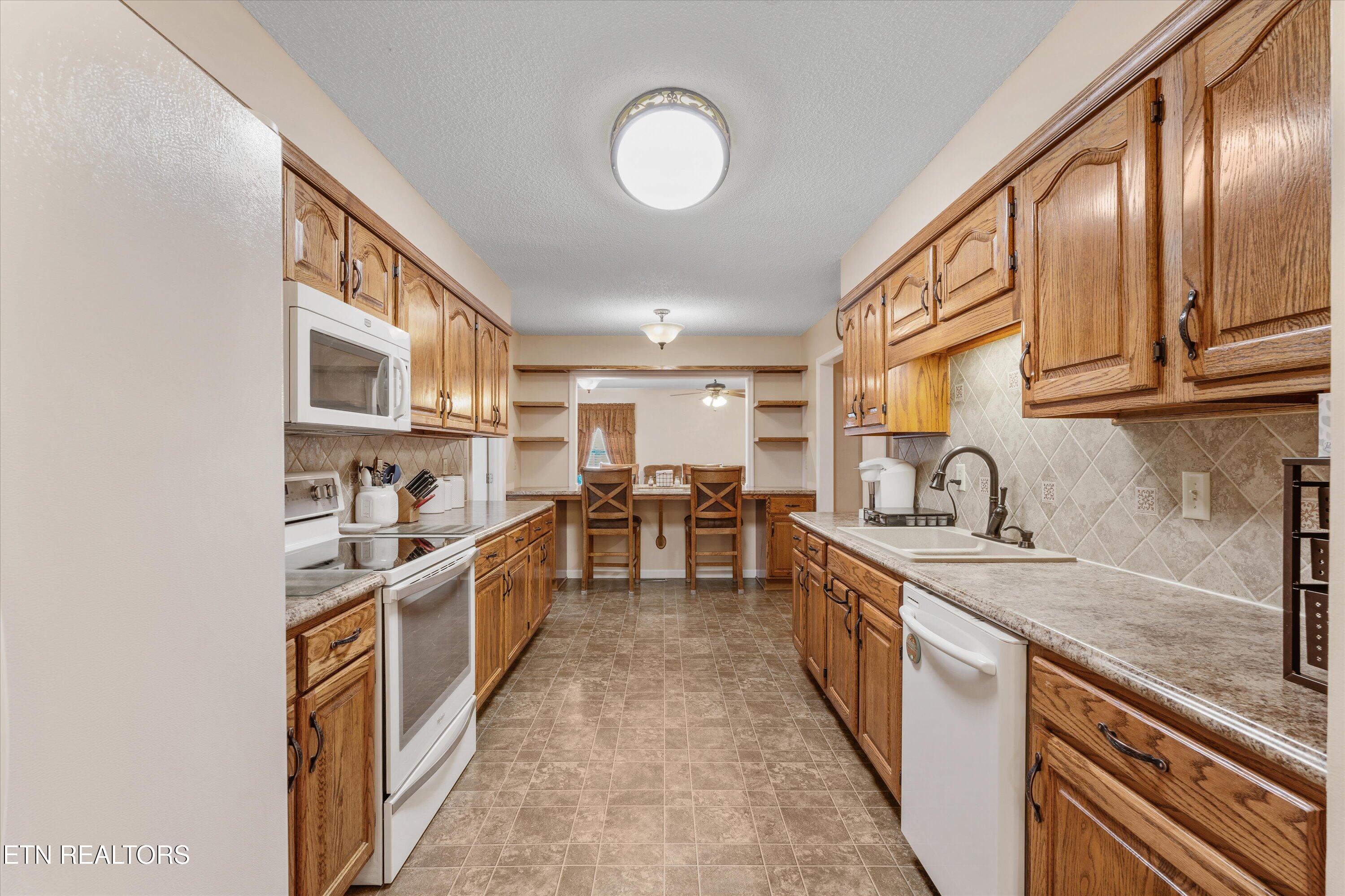 925 Crestview Circle Lenoir City TN 37772