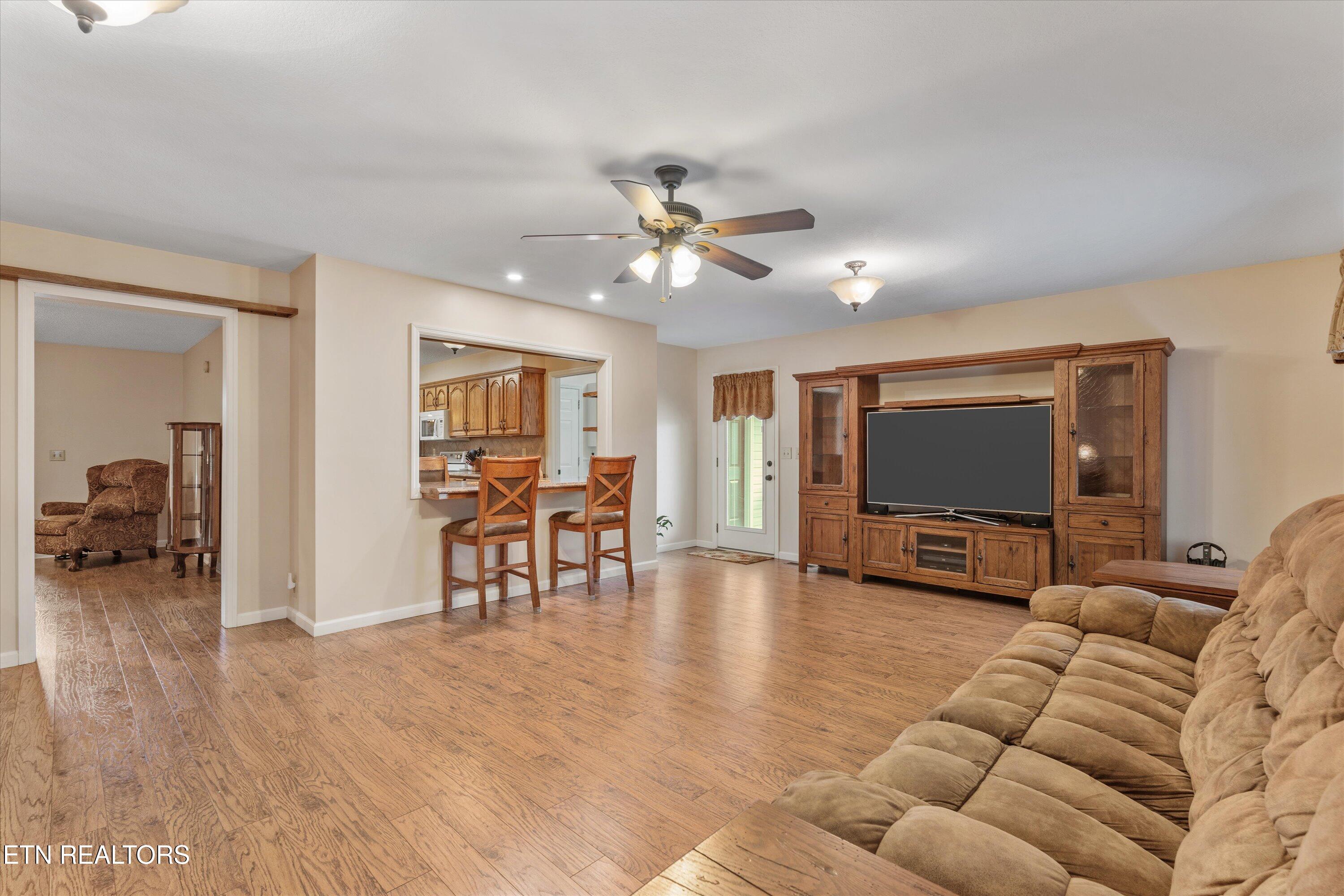 925 Crestview Circle Lenoir City TN 37772