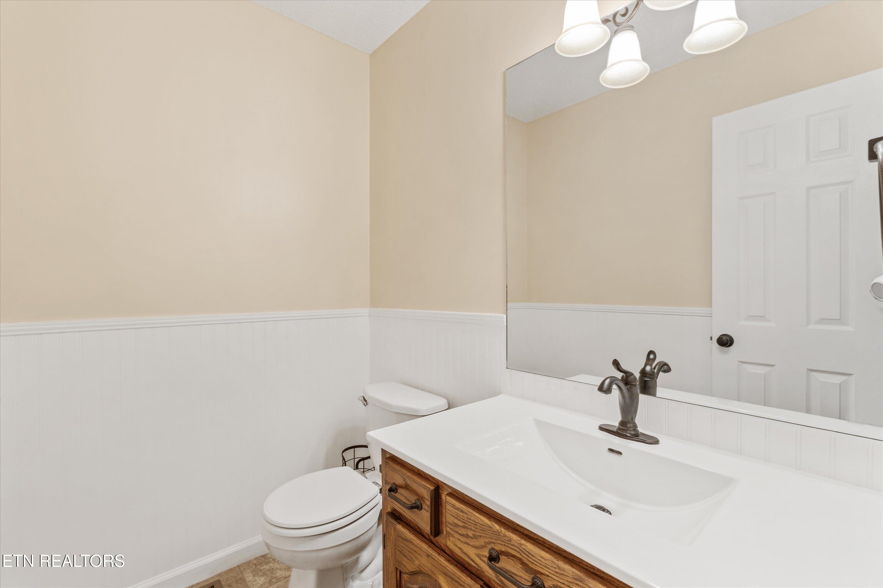 925 Crestview Circle Lenoir City TN 37772