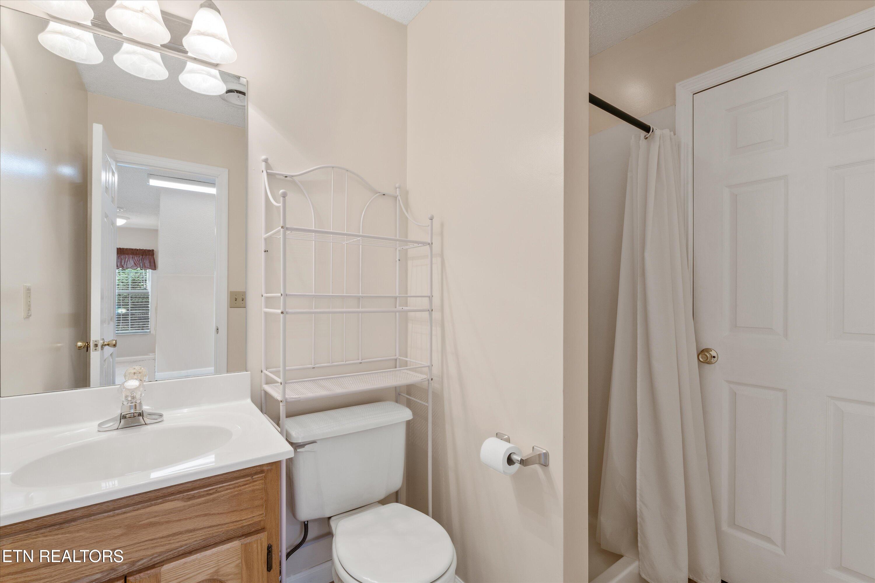925 Crestview Circle Lenoir City TN 37772