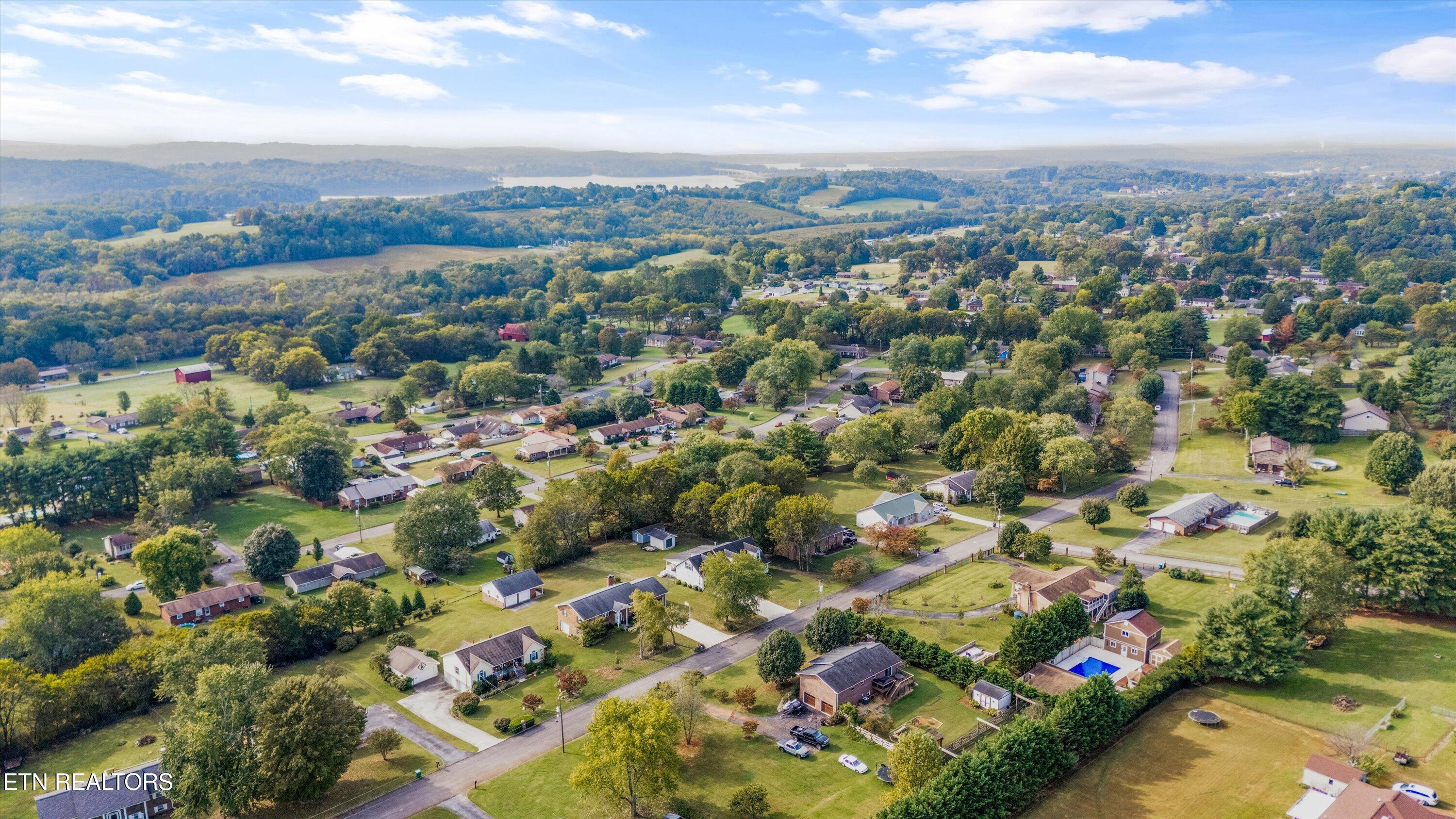 925 Crestview Circle Lenoir City TN 37772