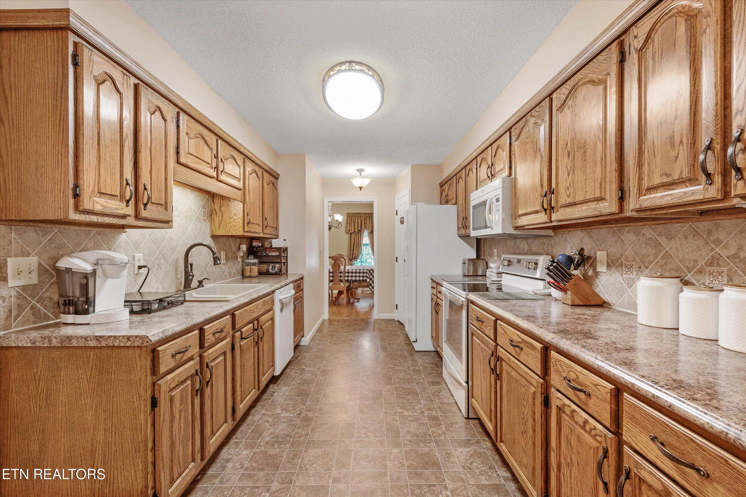 925 Crestview Circle Lenoir City TN 37772