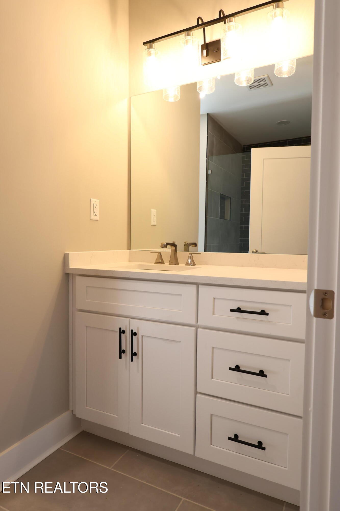301 Seminole Trace Loudon TN 37774