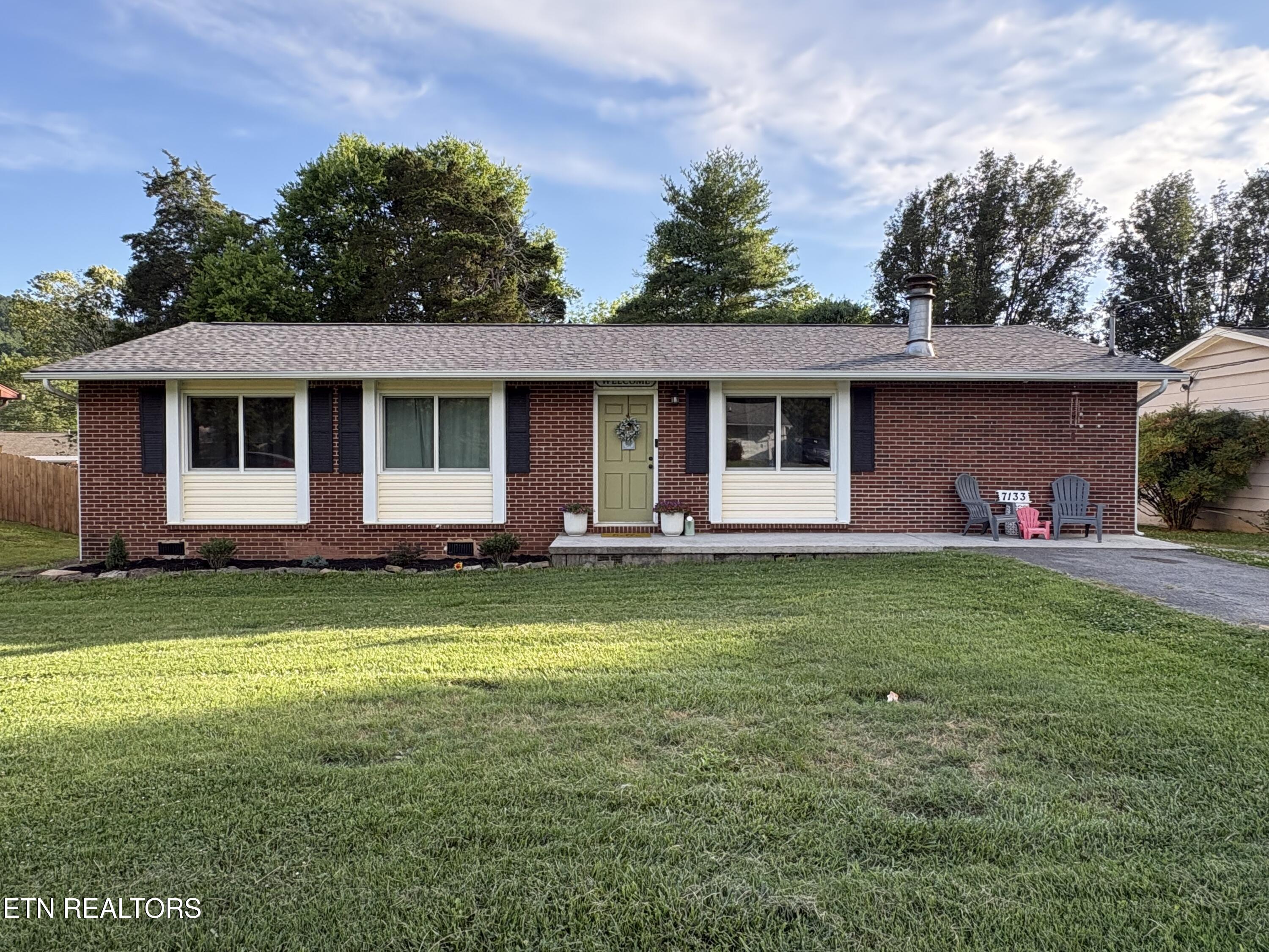 7133 Meadowbrook Circle Knoxville TN 37918
