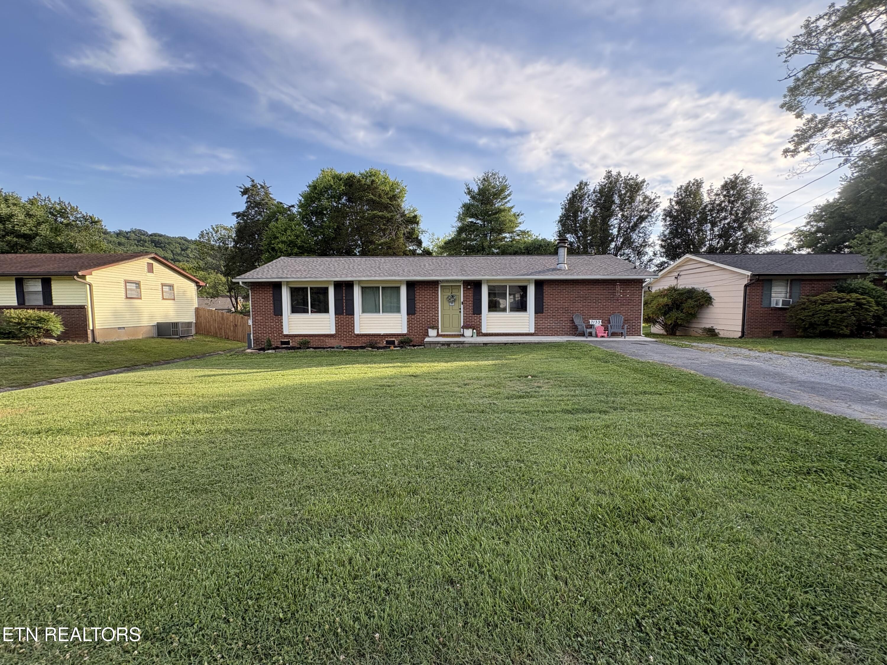 7133 Meadowbrook Circle Knoxville TN 37918