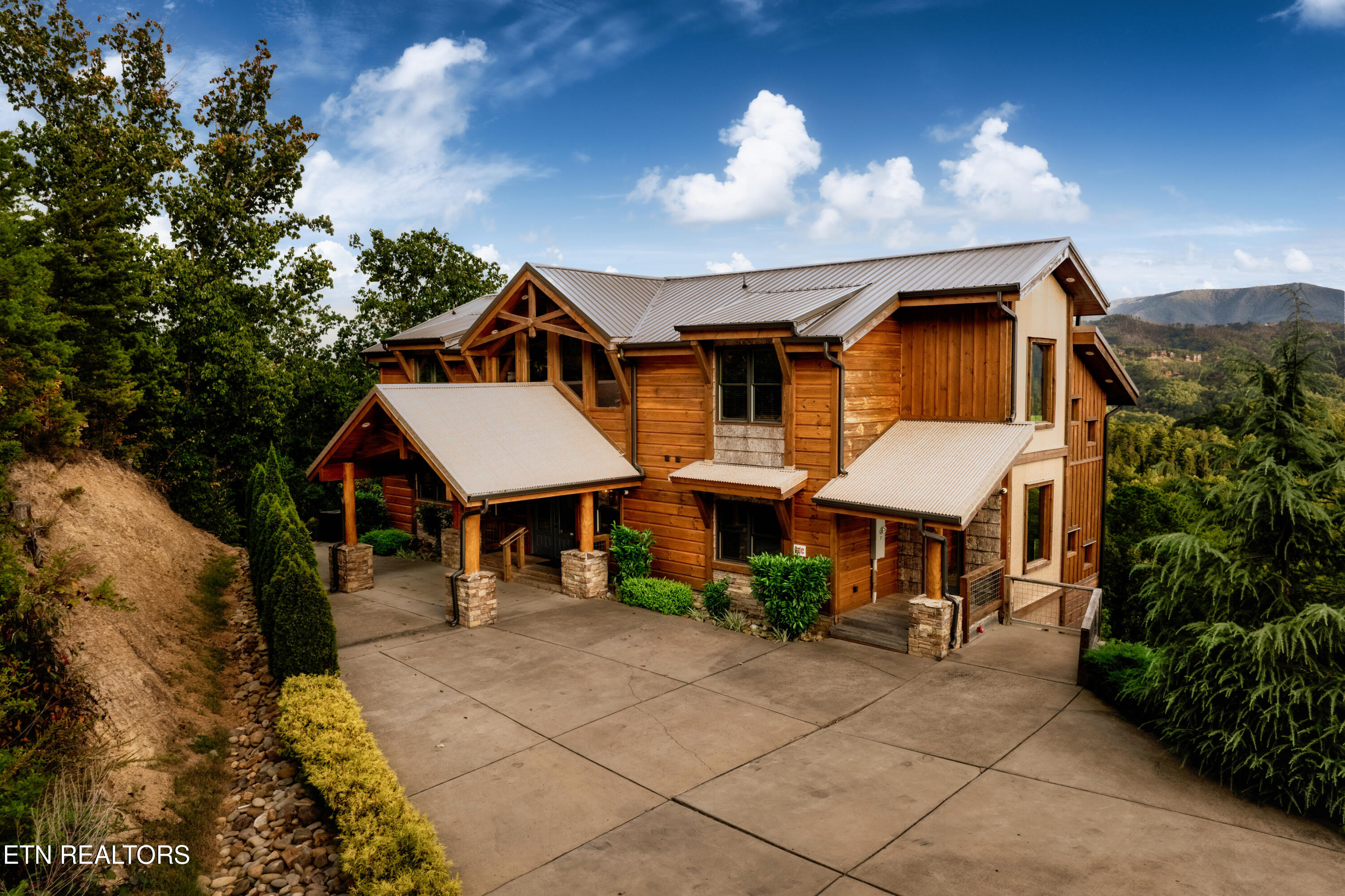 2470 Hackberry Drive Sevierville TN 37862