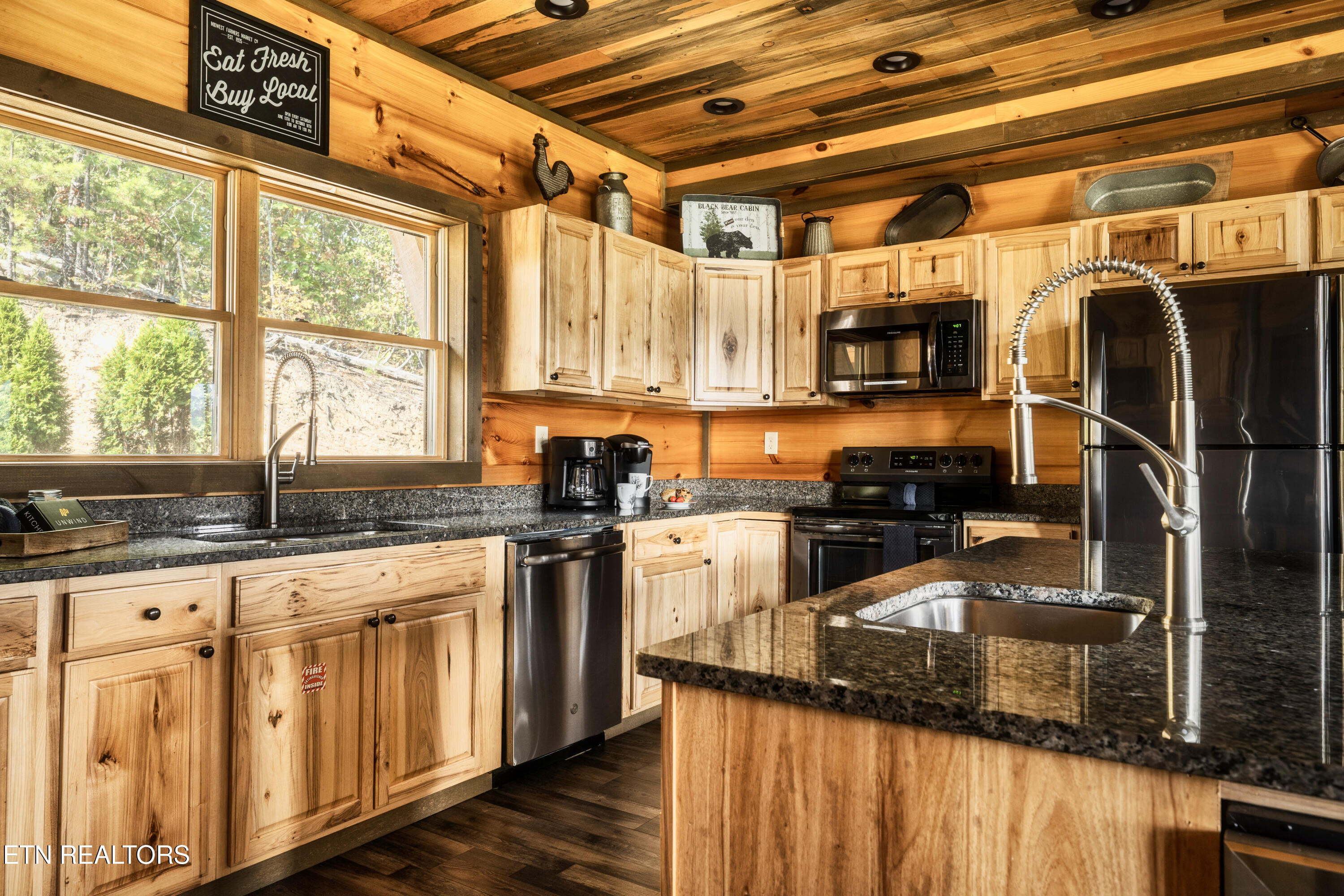 2470 Hackberry Drive Sevierville TN 37862
