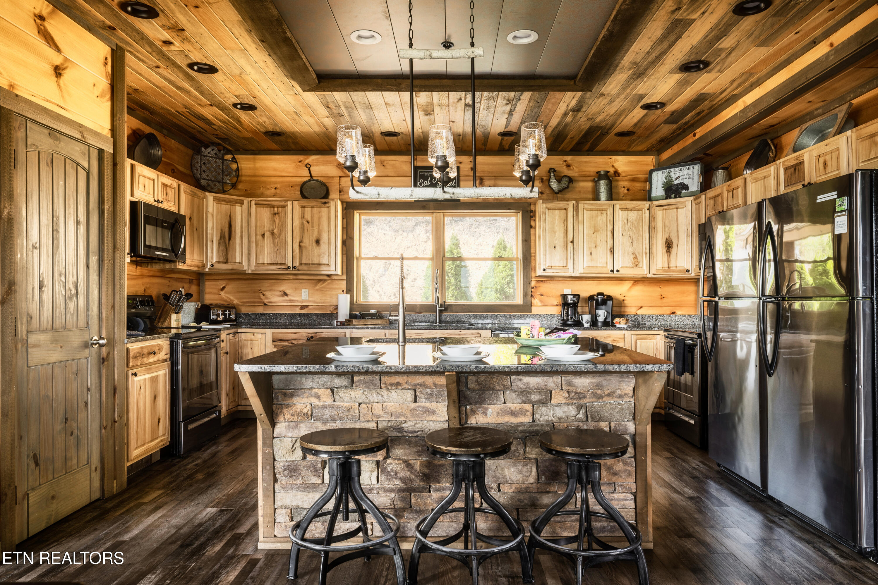 2470 Hackberry Drive Sevierville TN 37862