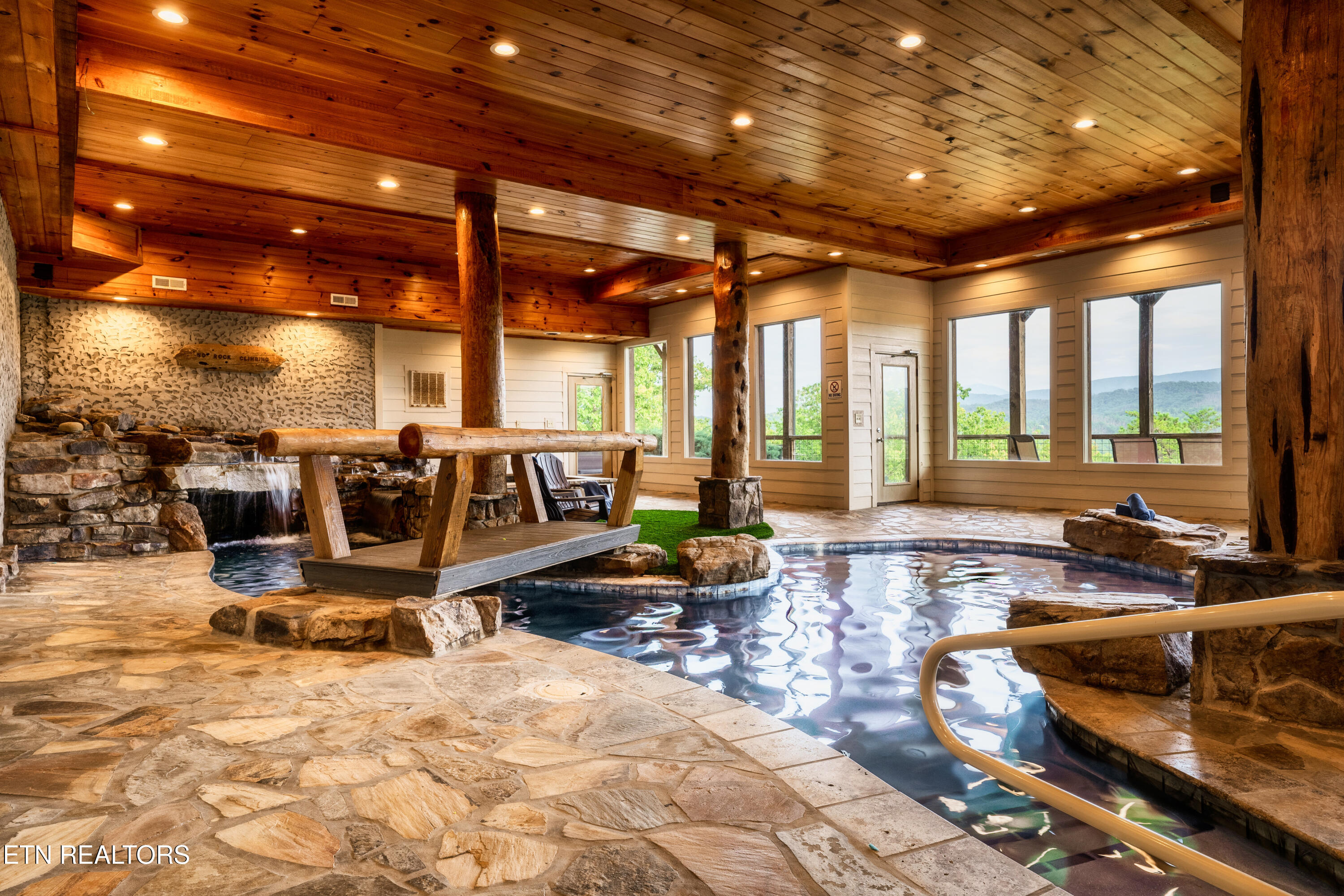 2470 Hackberry Drive Sevierville TN 37862