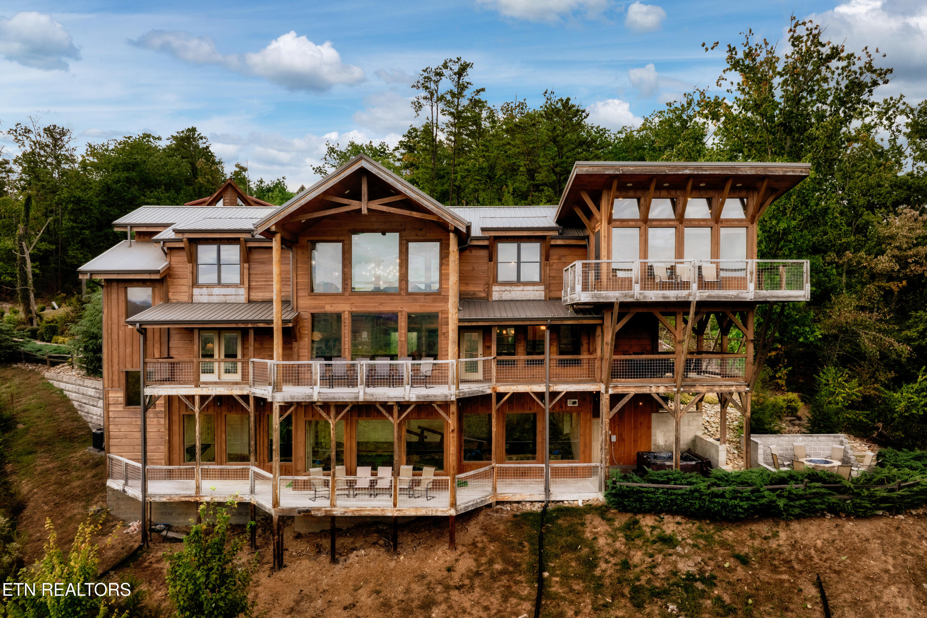 2470 Hackberry Drive Sevierville TN 37862