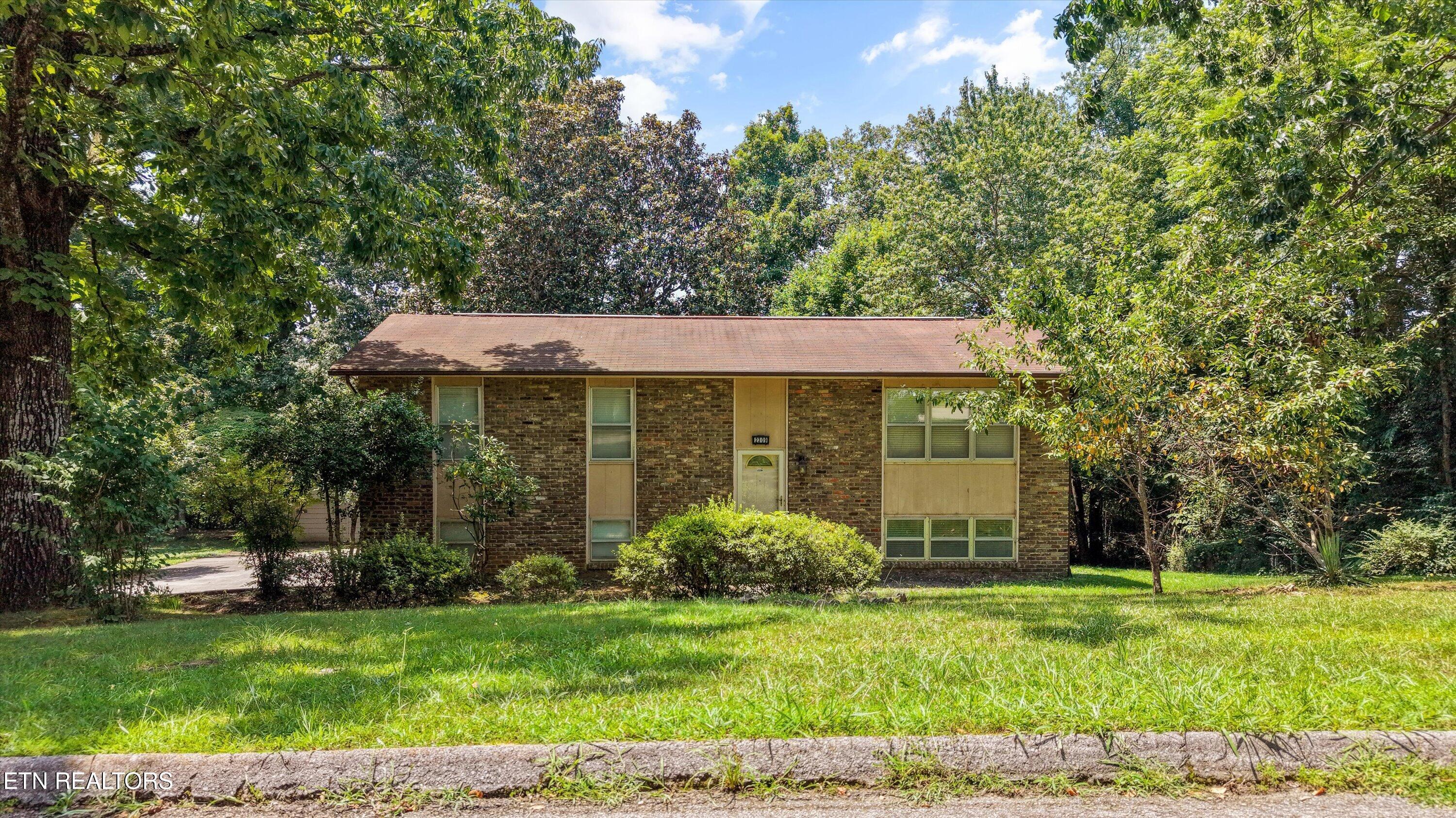 2309 Black Bear Road Knoxville TN 37923