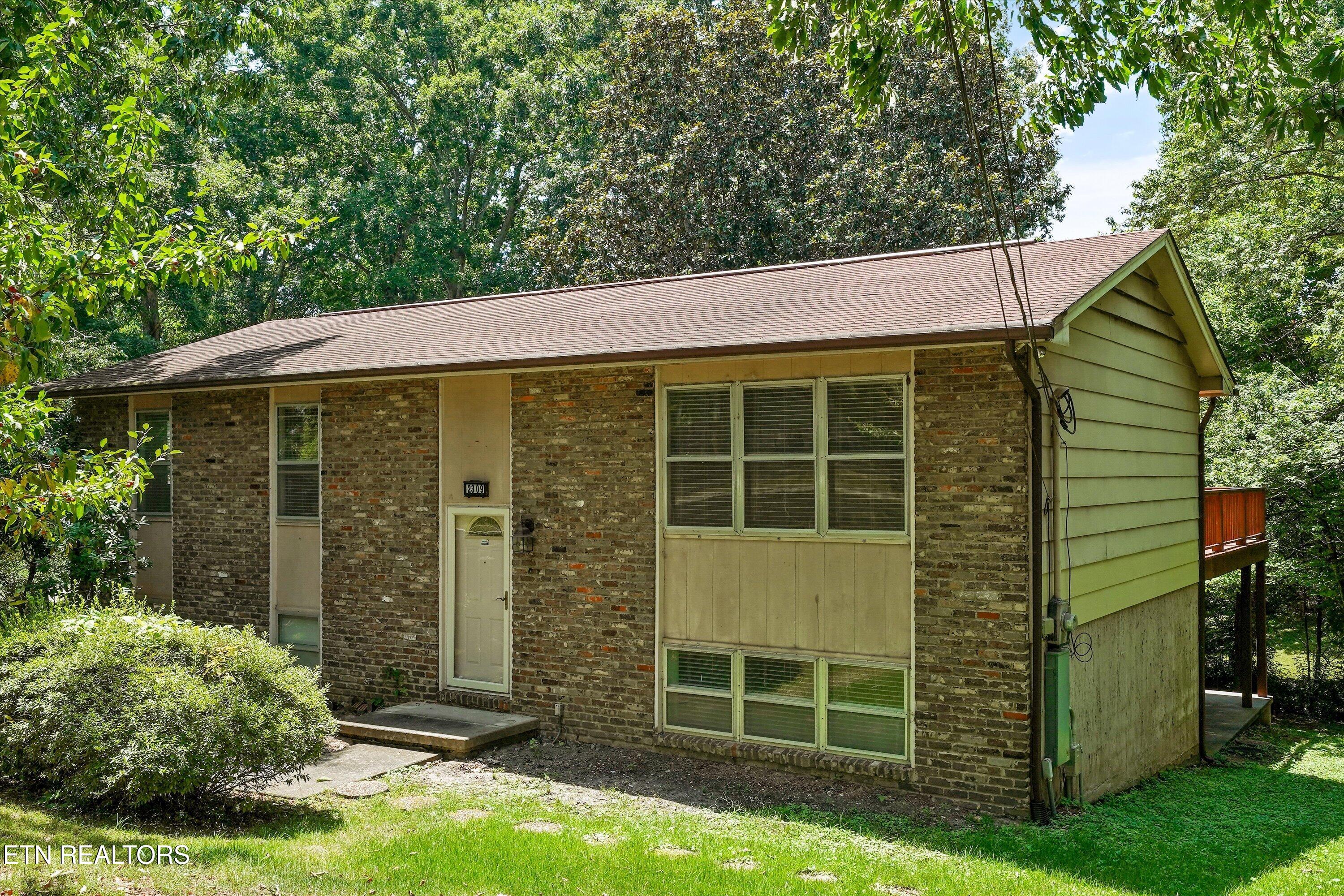 2309 Black Bear Road Knoxville TN 37923