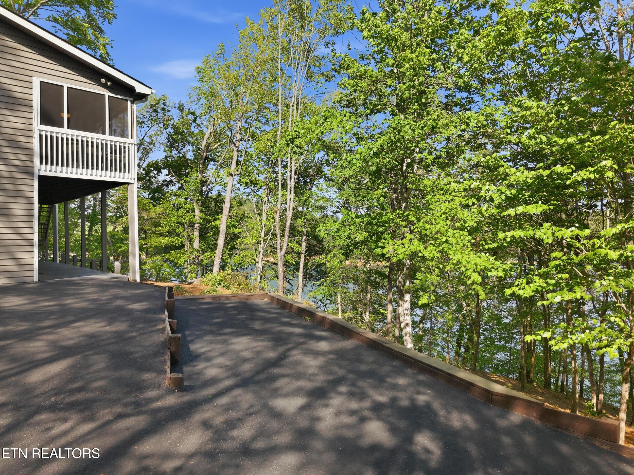 183 Ridgeview Circle Sharps Chapel TN 37866