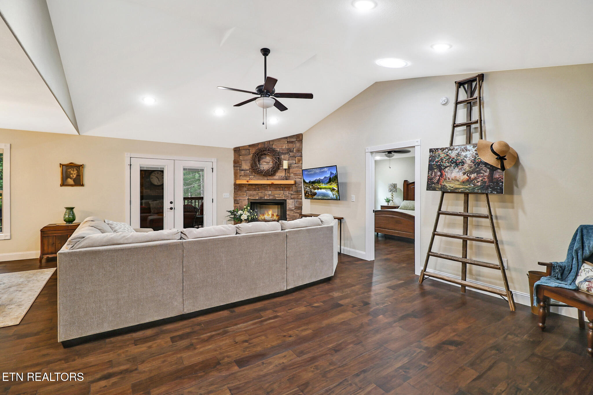 23 Dove Cote Terrace Crossville TN 38558