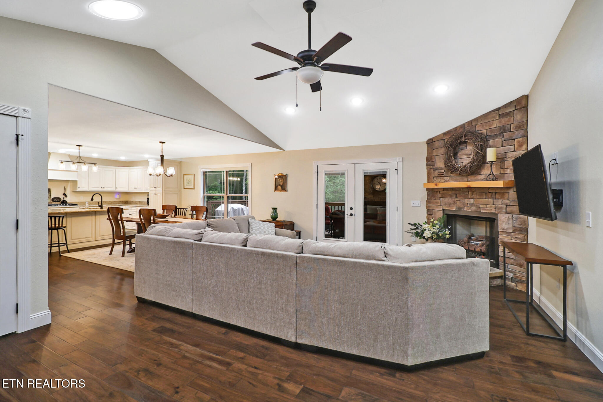23 Dove Cote Terrace Crossville TN 38558