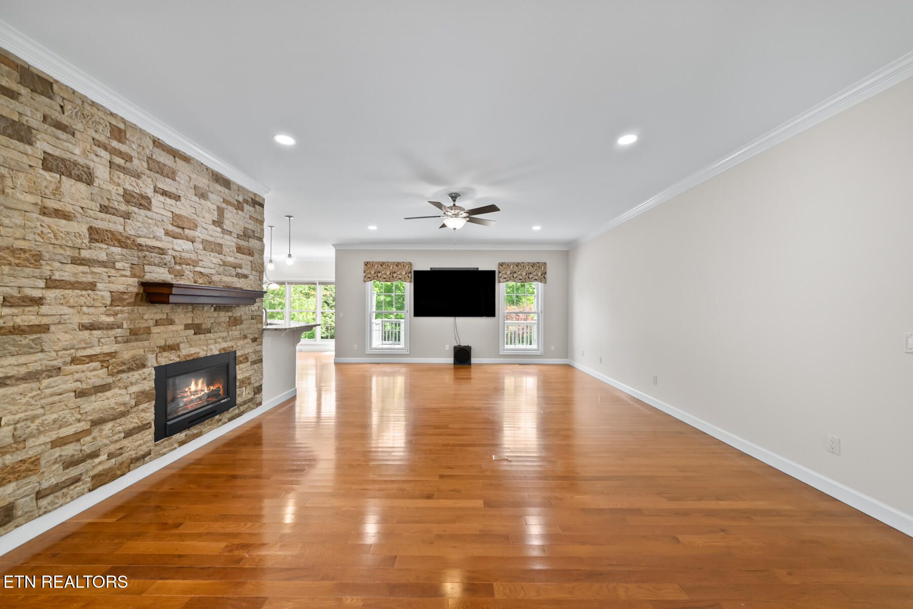 25 Hemlock Court Crossville TN 38558