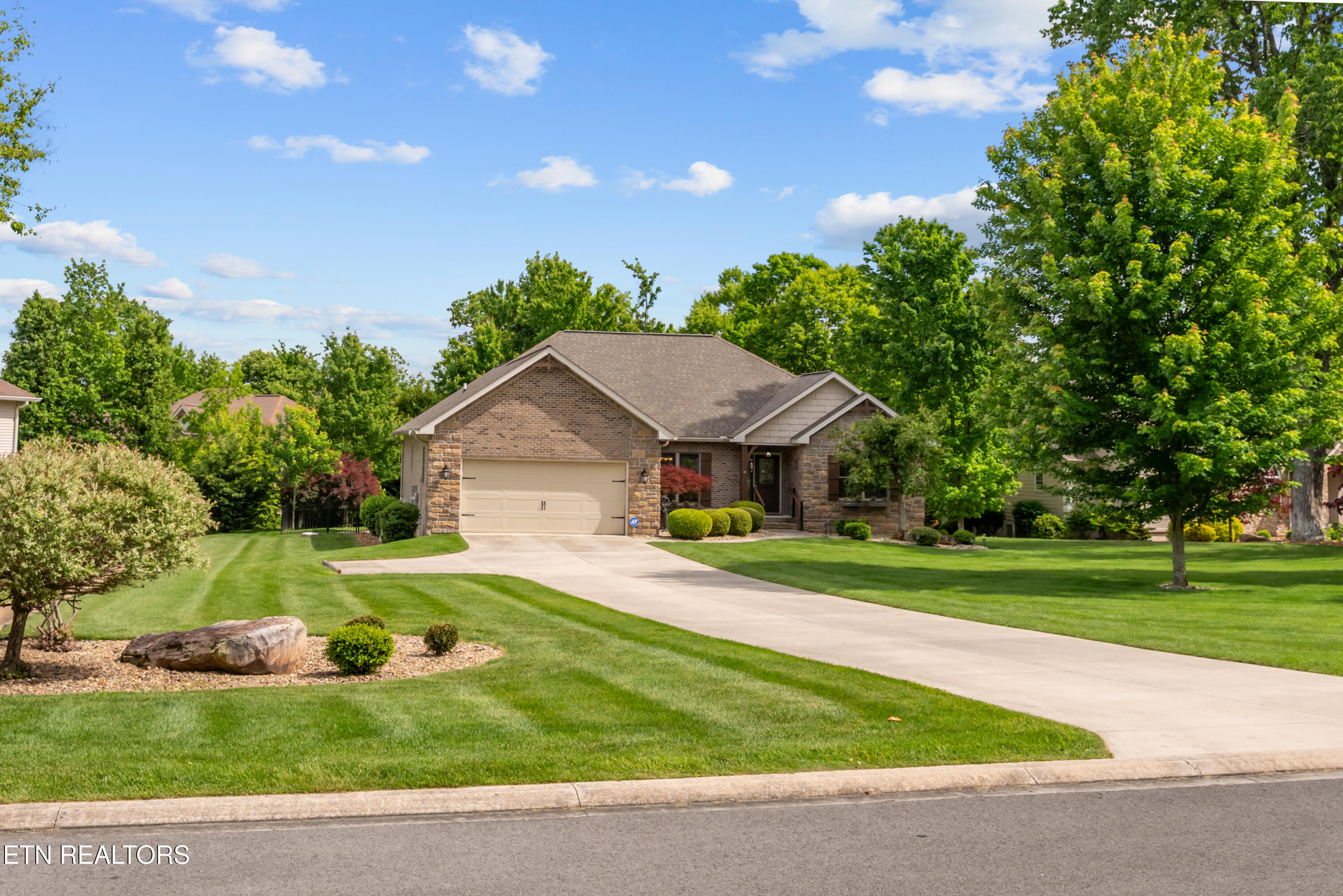25 Hemlock Court Crossville TN 38558