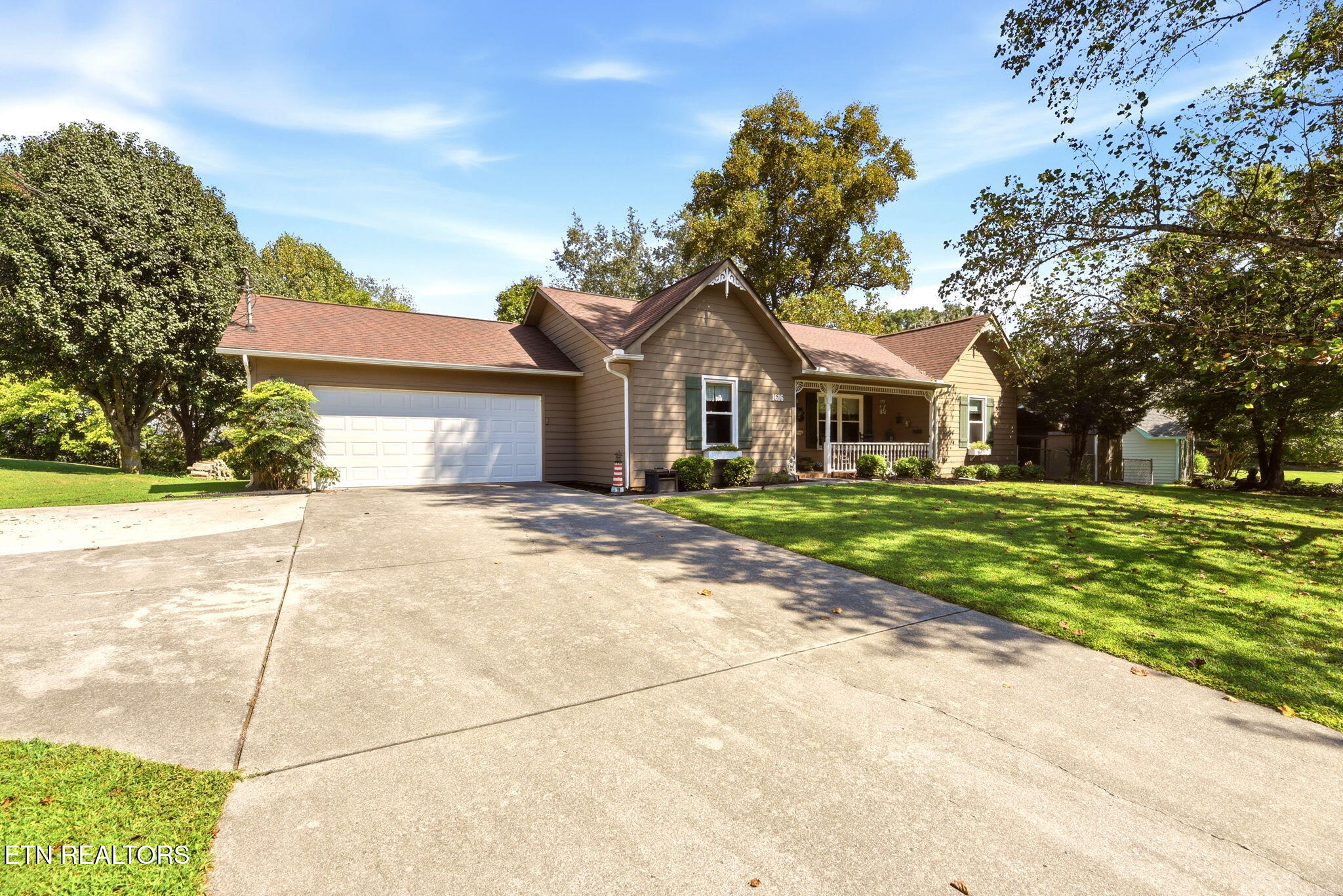 1616 Hidden Hills Drive Clinton TN 37716
