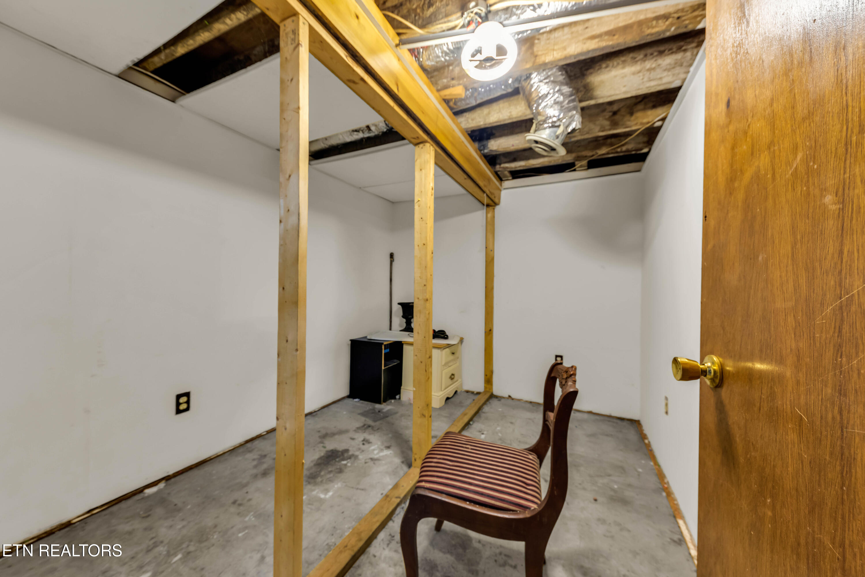 9104 Happy Lane Oak Ridge TN 37830