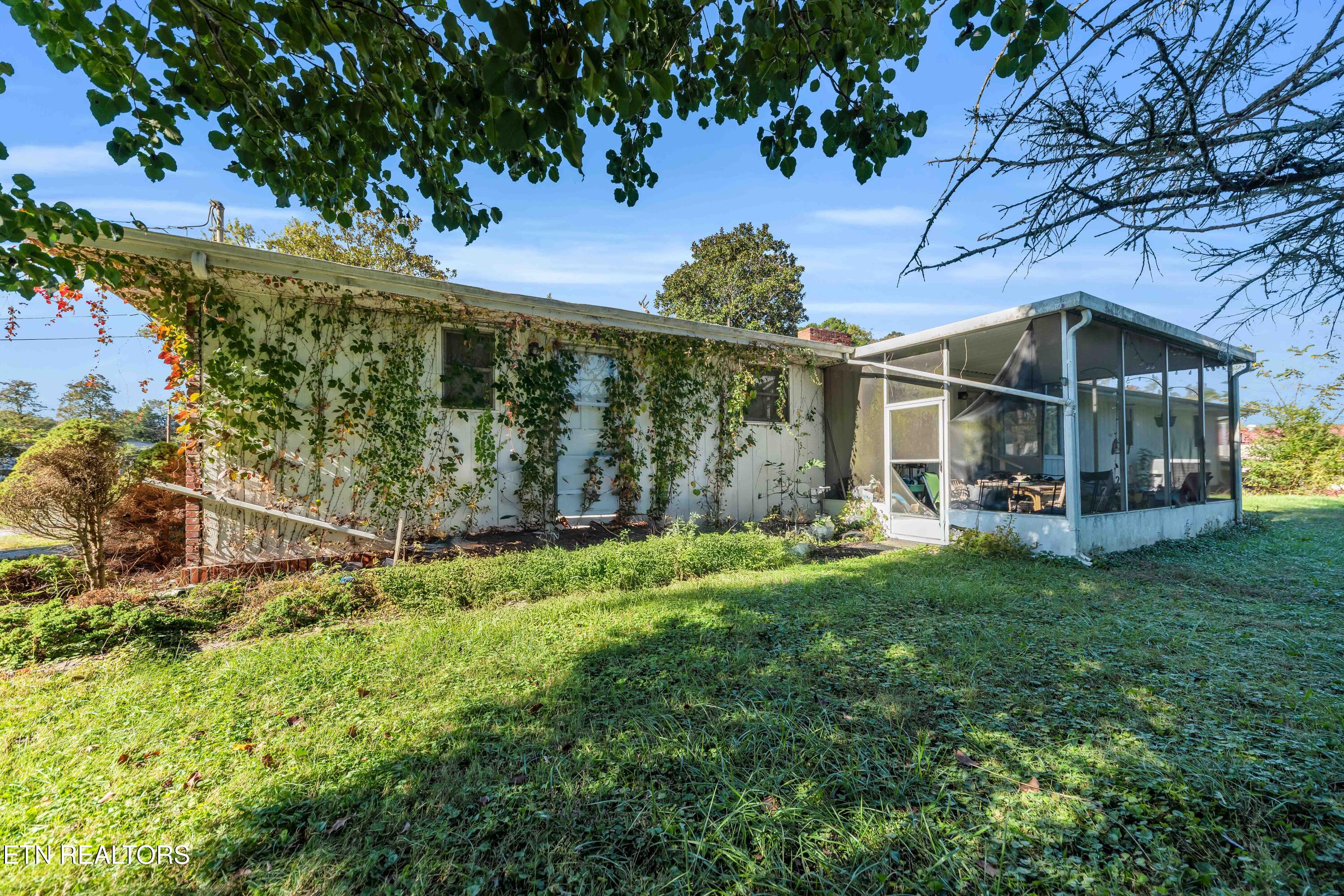 9104 Happy Lane Oak Ridge TN 37830