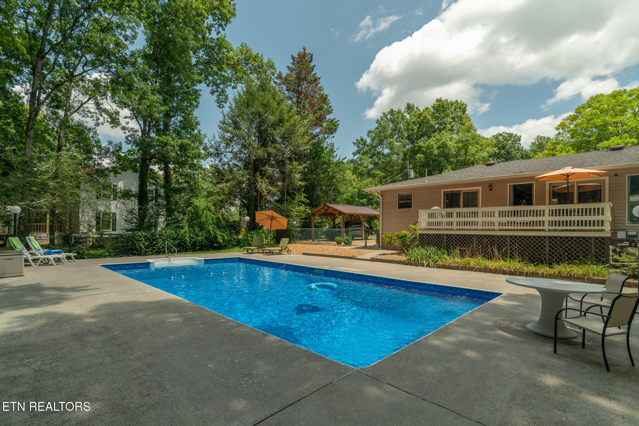 132 County Road 620 Etowah TN 37331
